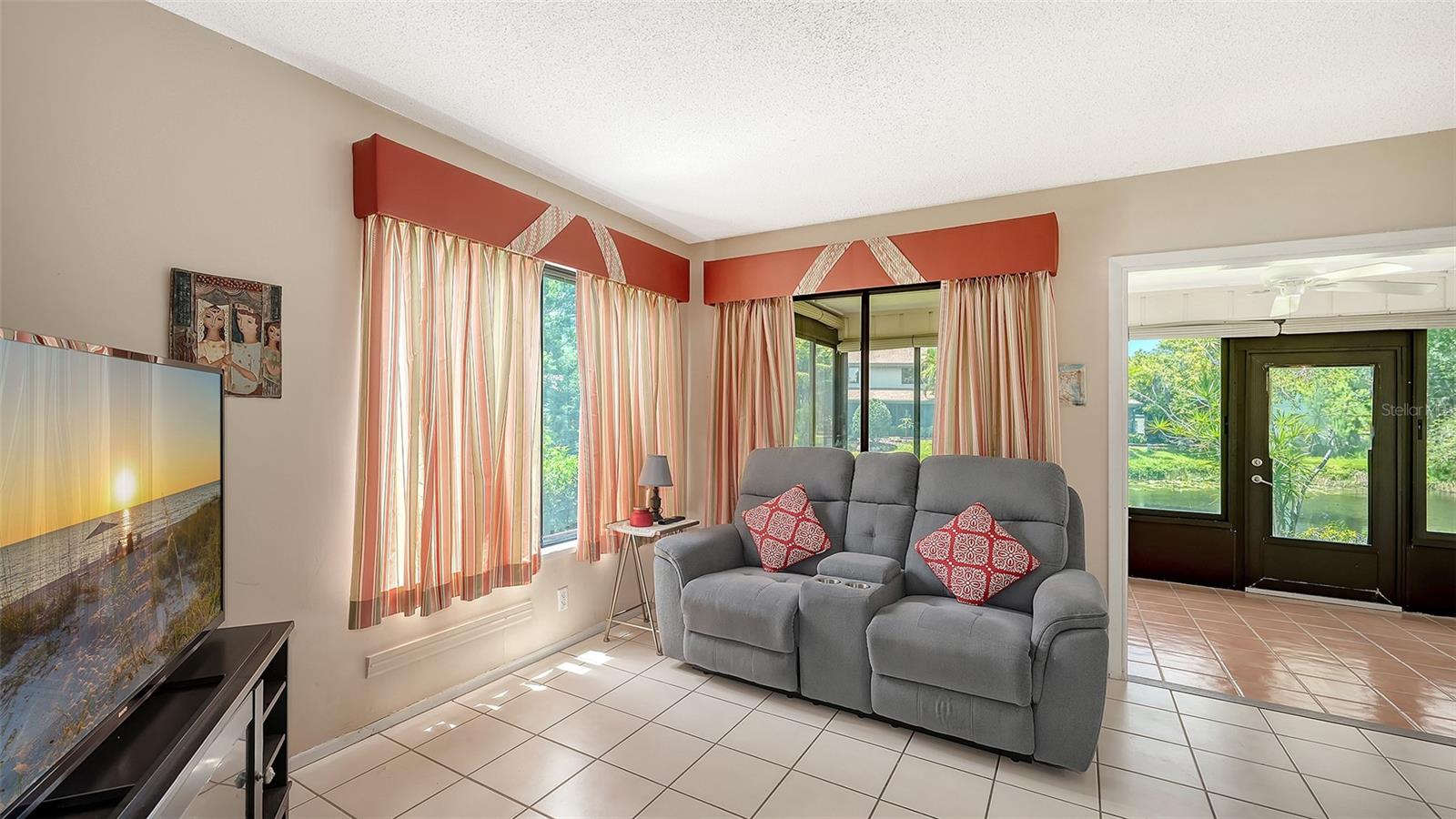Listing Image #11