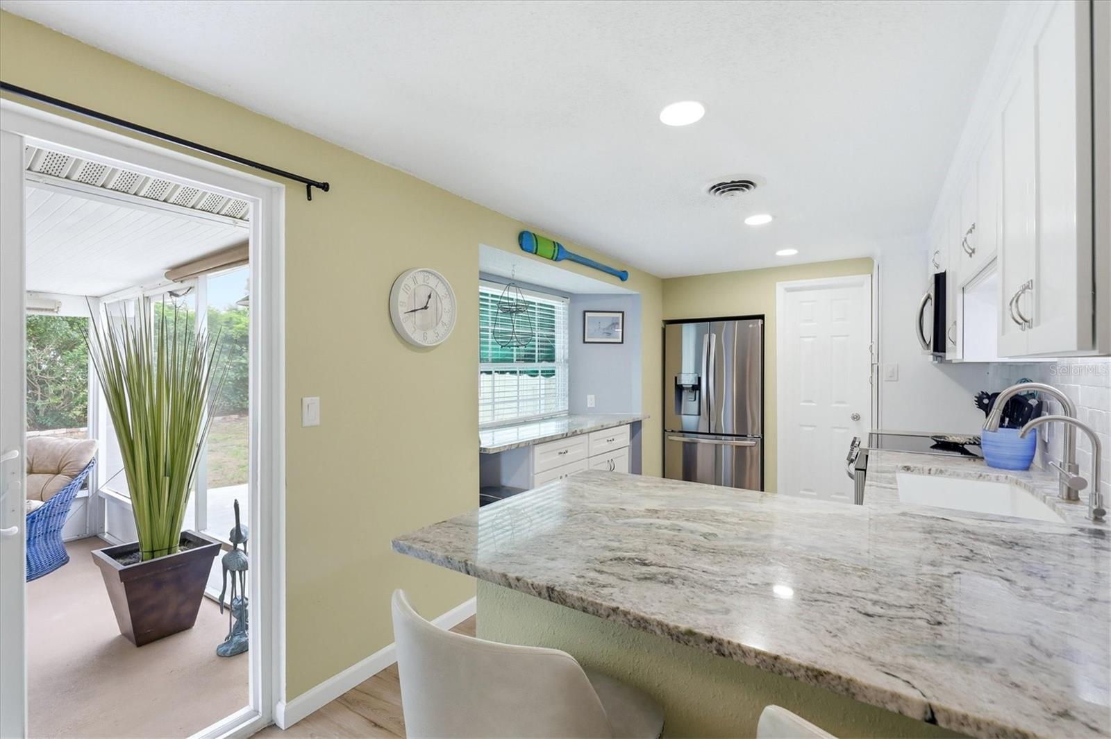 Listing Image #11