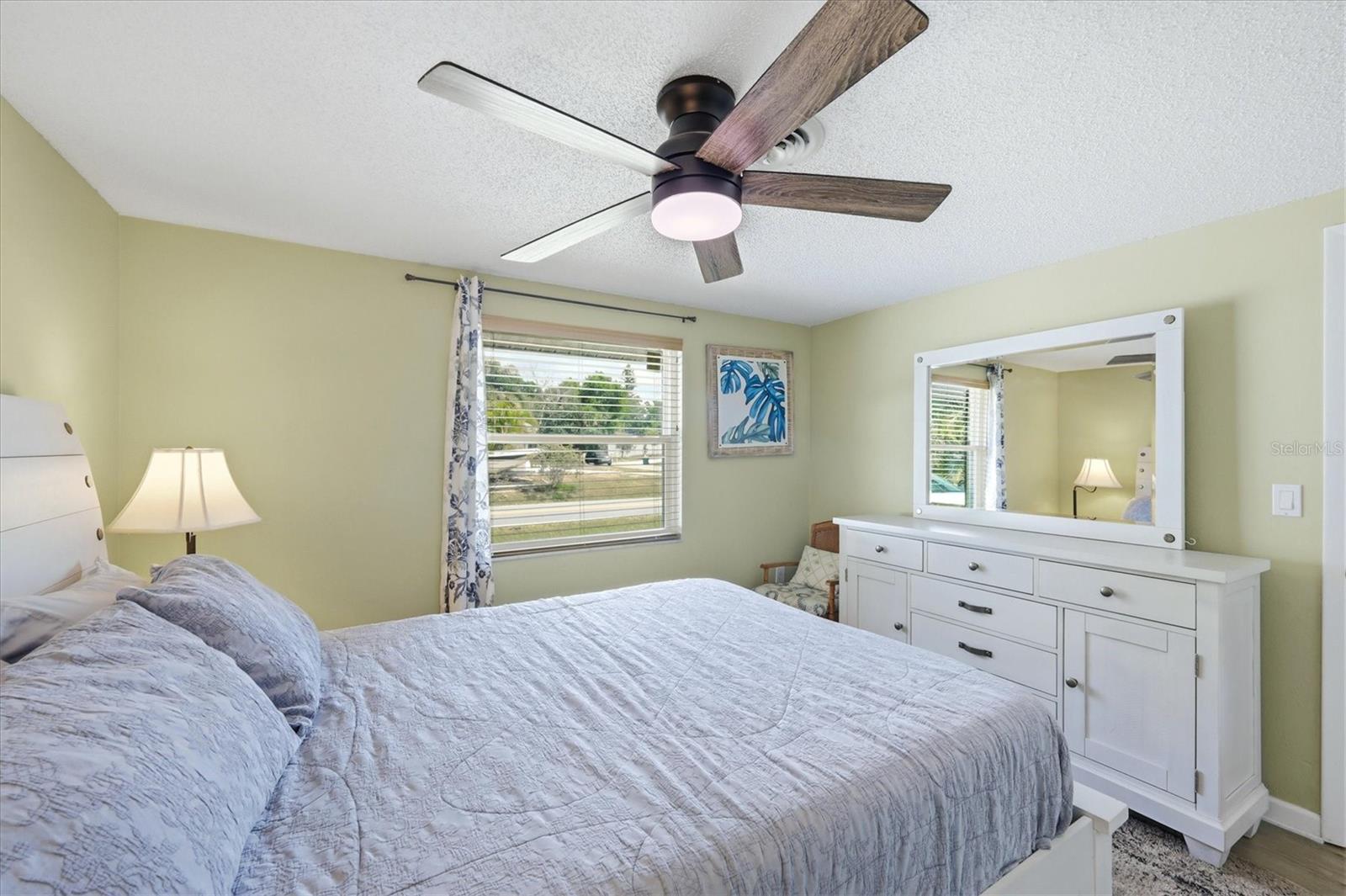 Listing Image #15