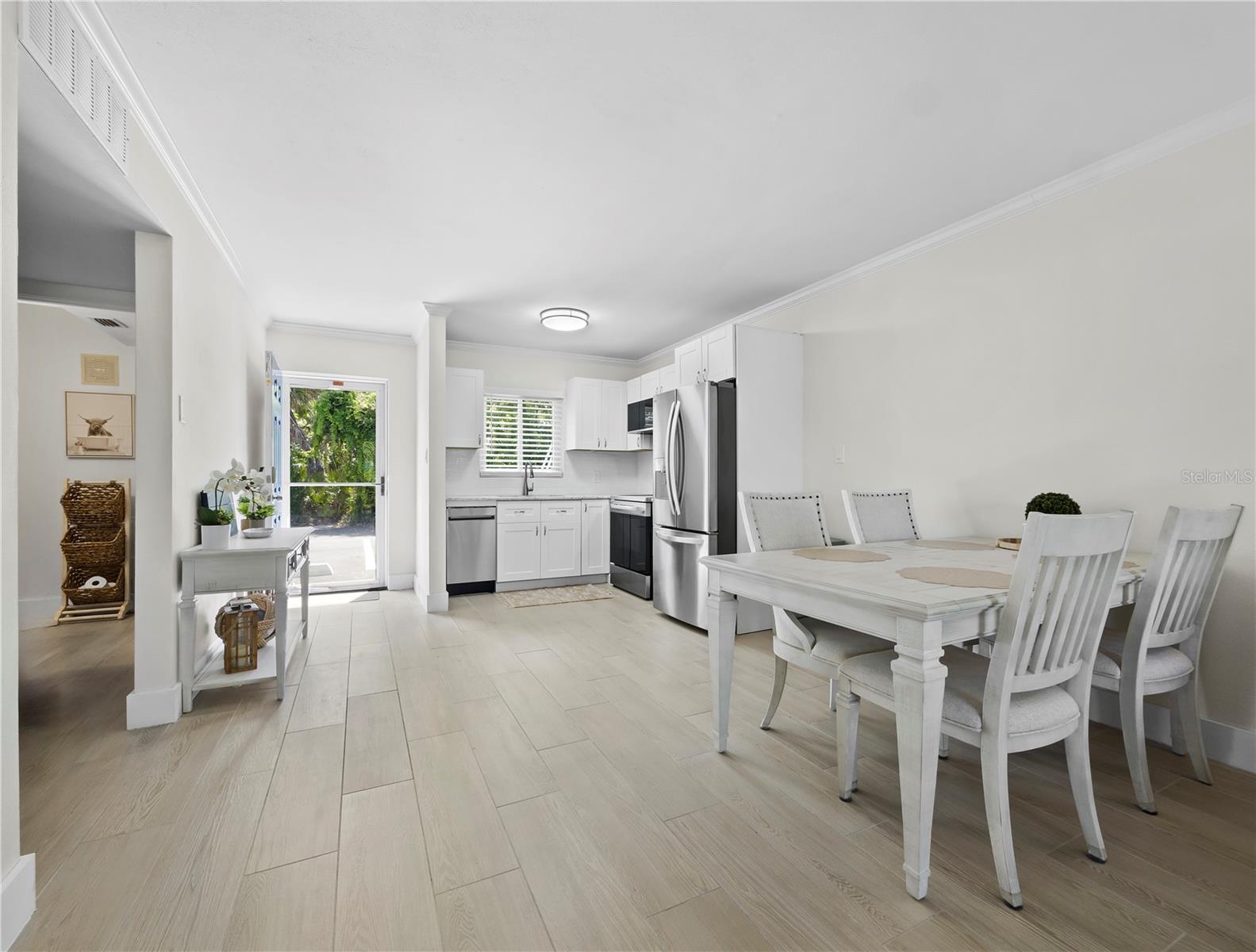 Listing Image #7