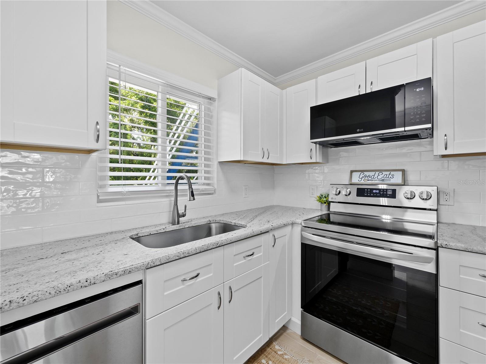 Listing Image #9
