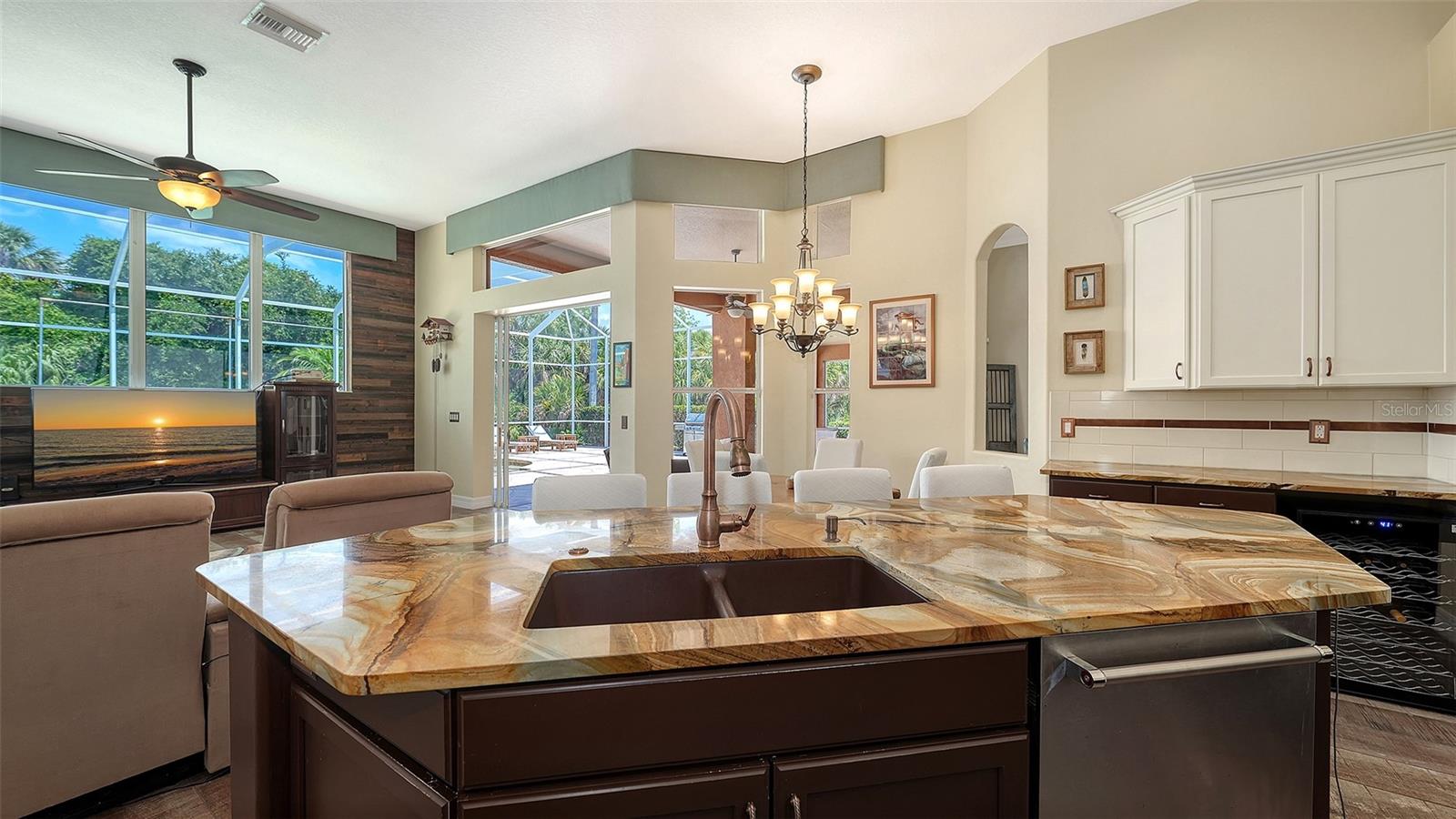 Listing Image #16