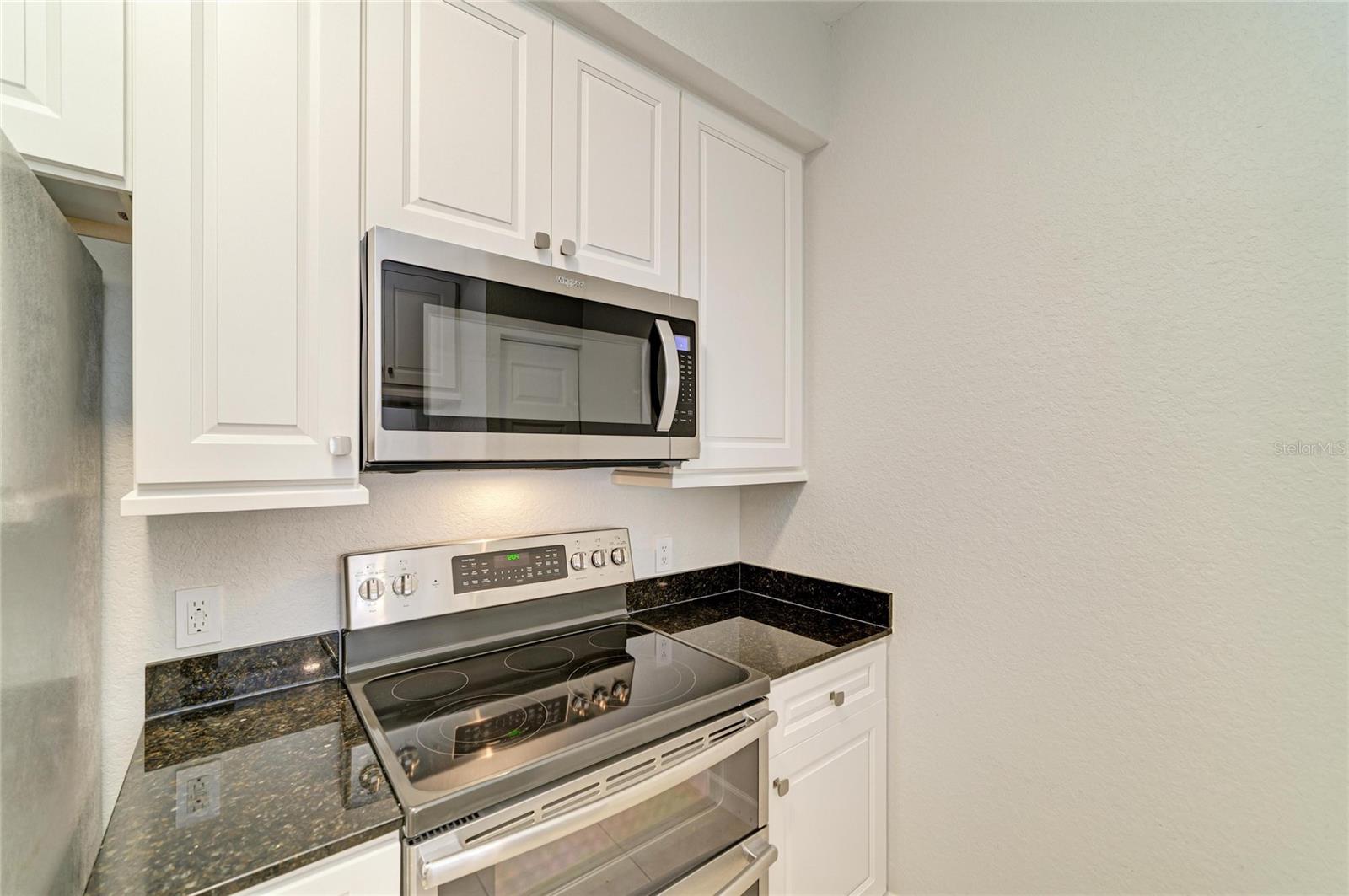 Listing Image #11