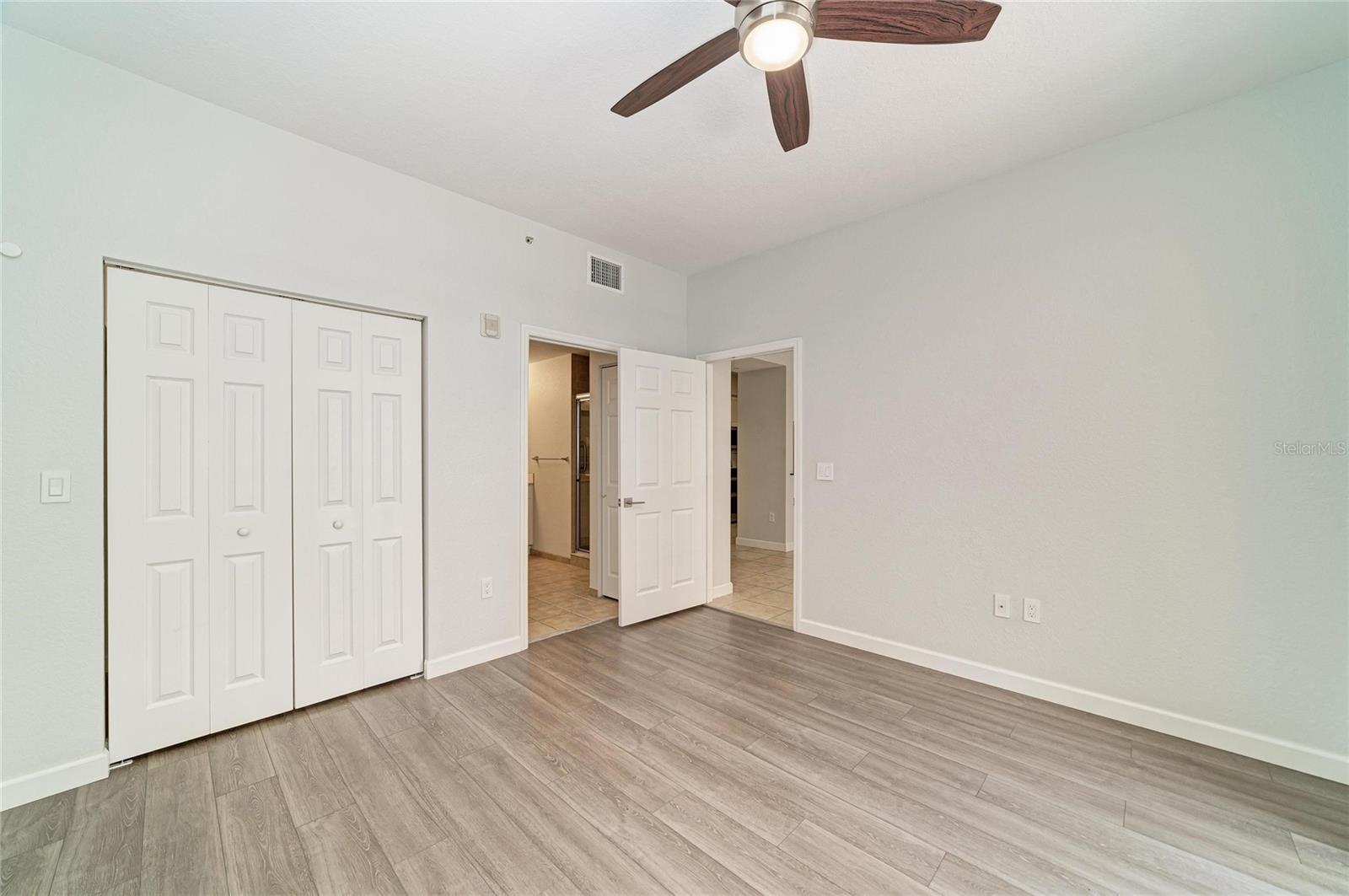 Listing Image #14