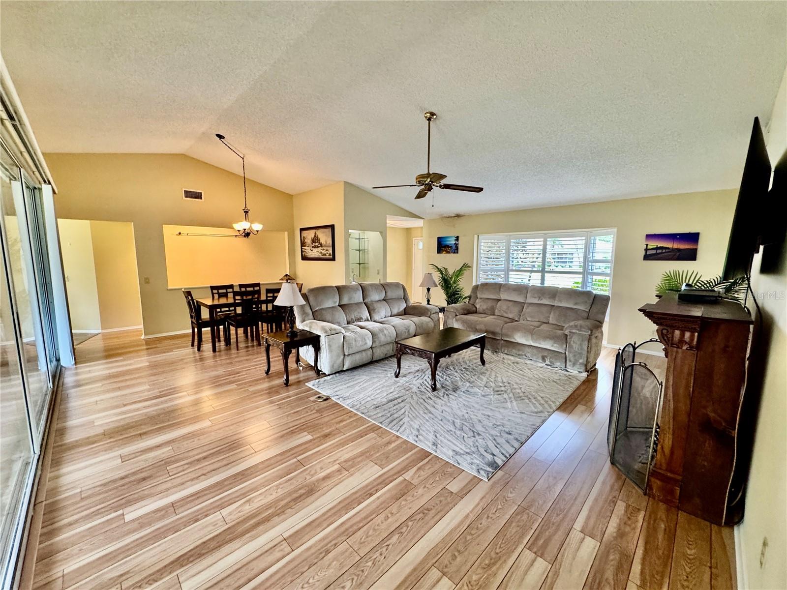 Listing Image #5