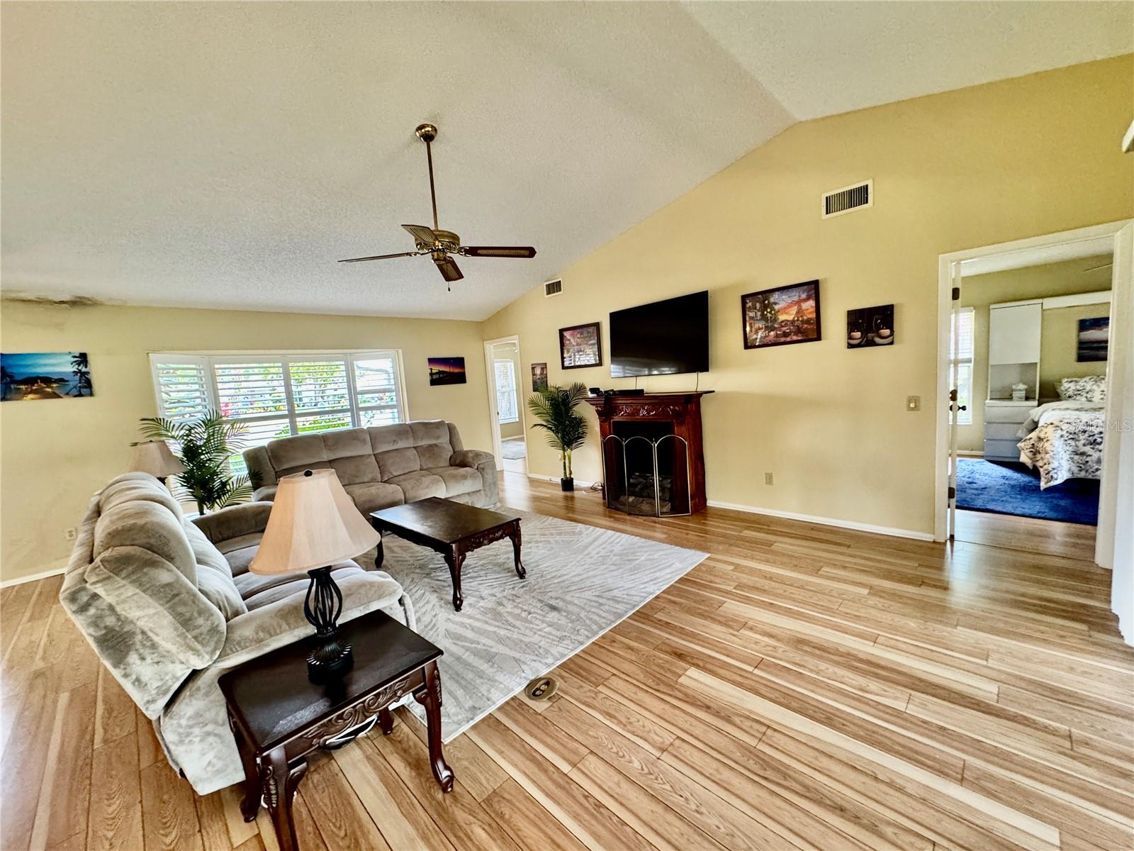Listing Image #6