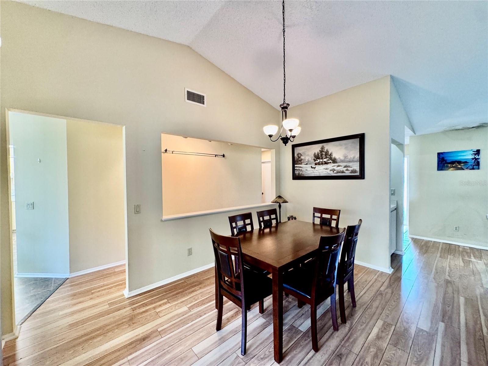 Listing Image #9