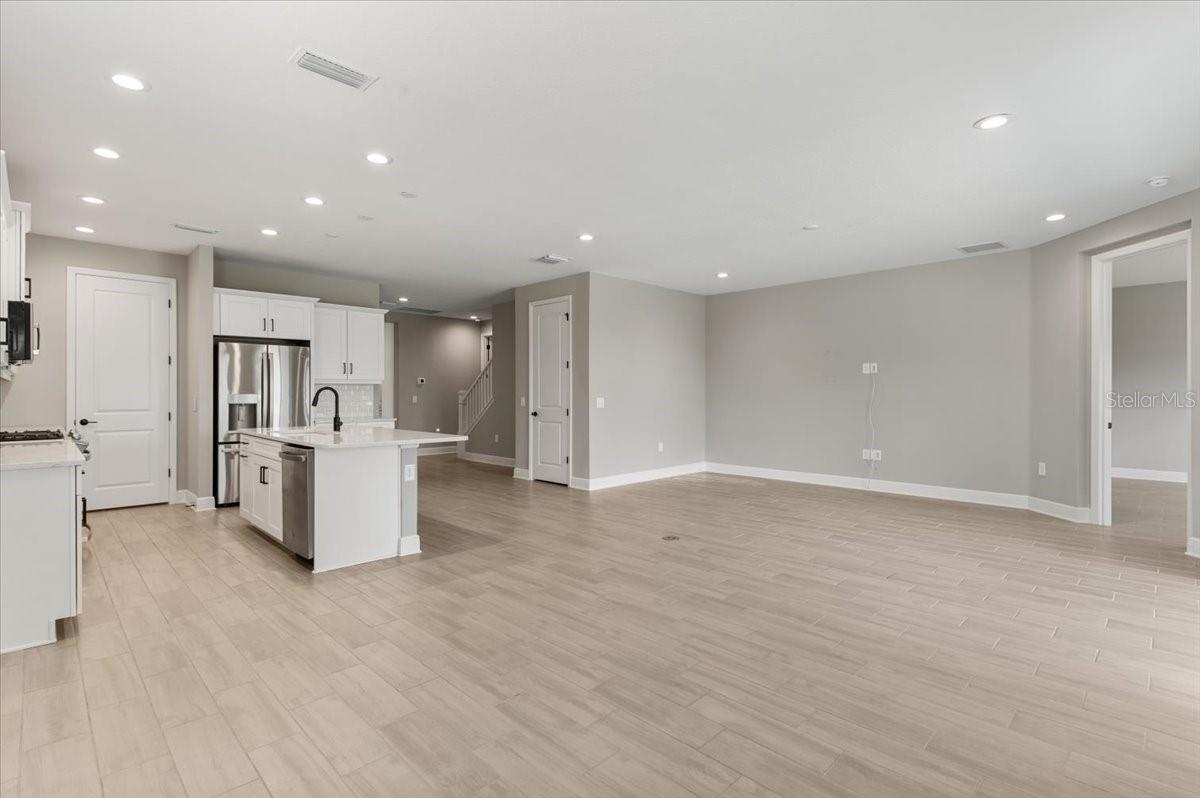 Listing Image #8