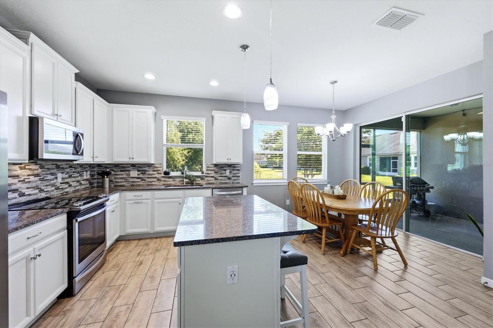 Listing Image #10