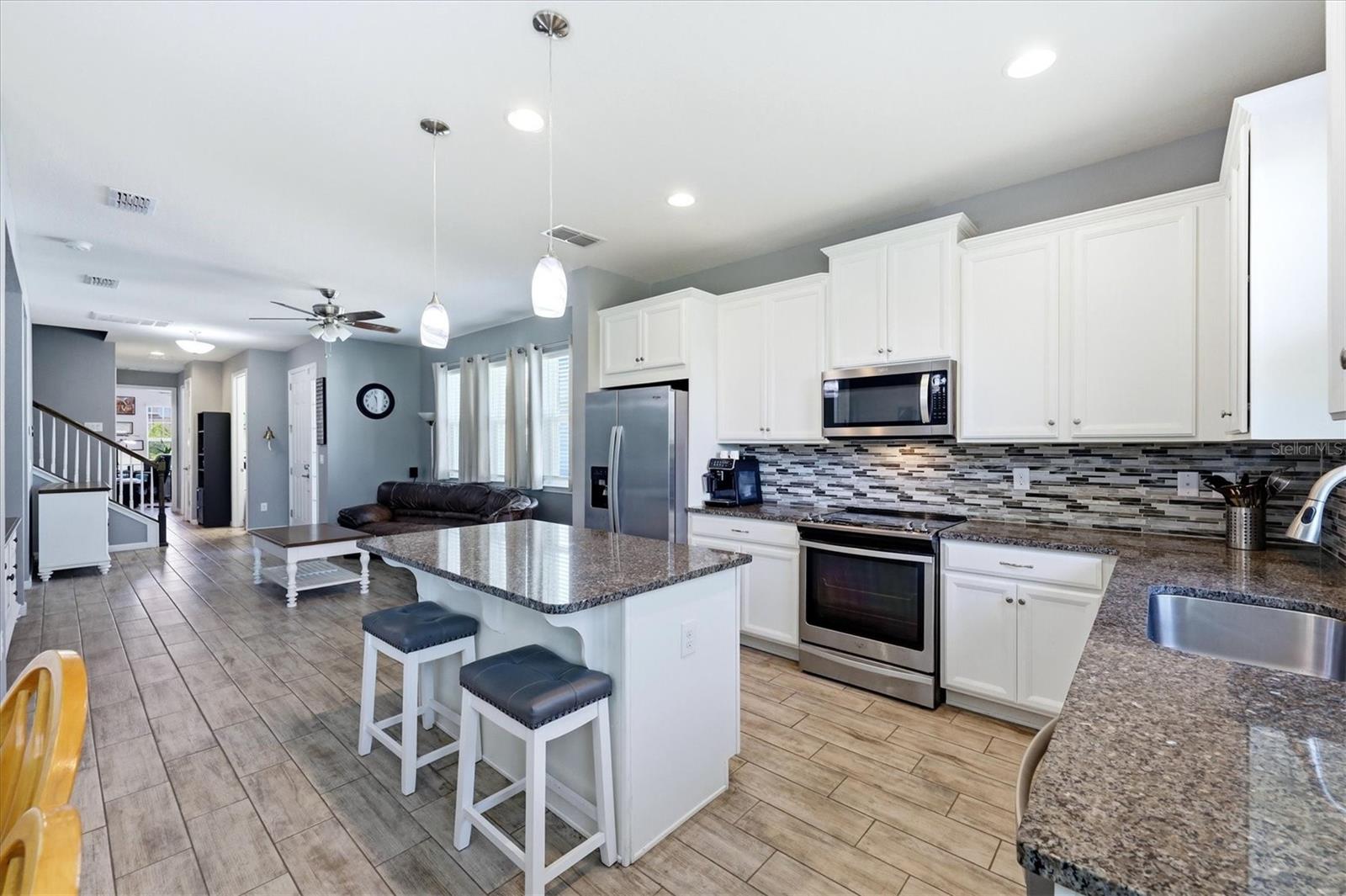 Listing Image #11