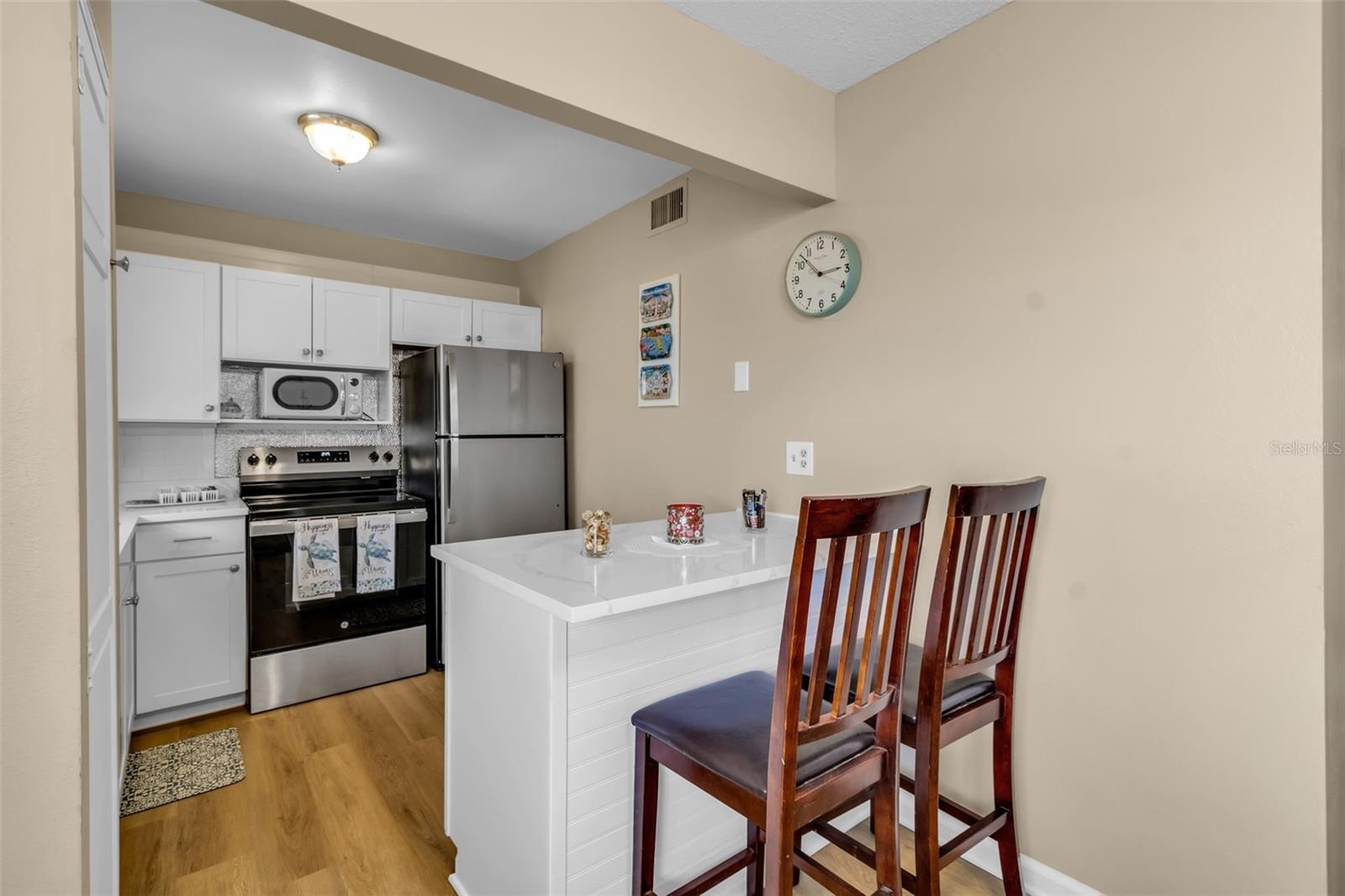 Listing Image #11