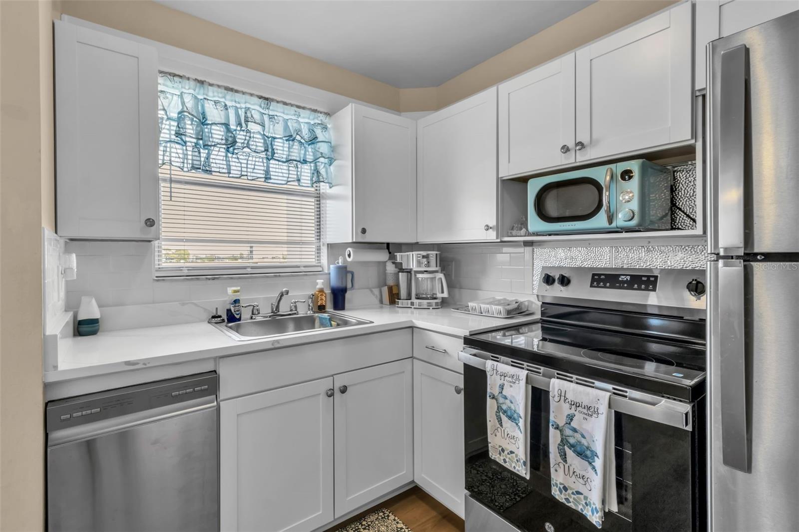Listing Image #12
