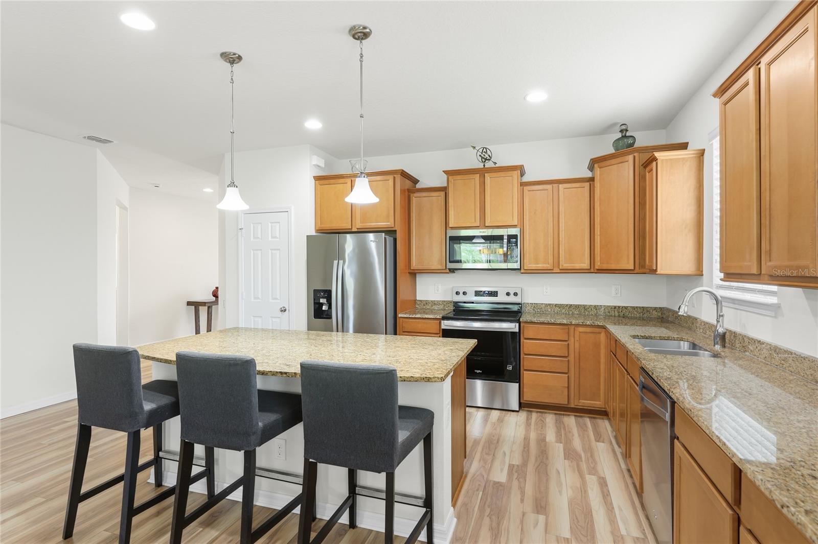 Listing Image #8