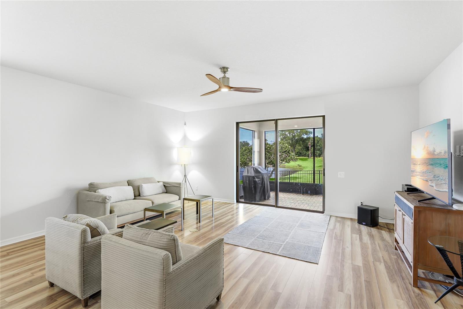 Listing Image #11