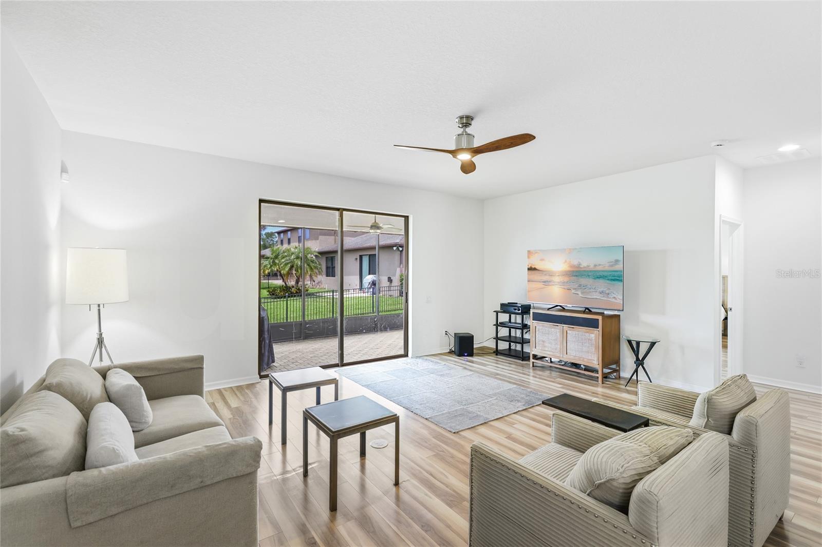 Listing Image #12