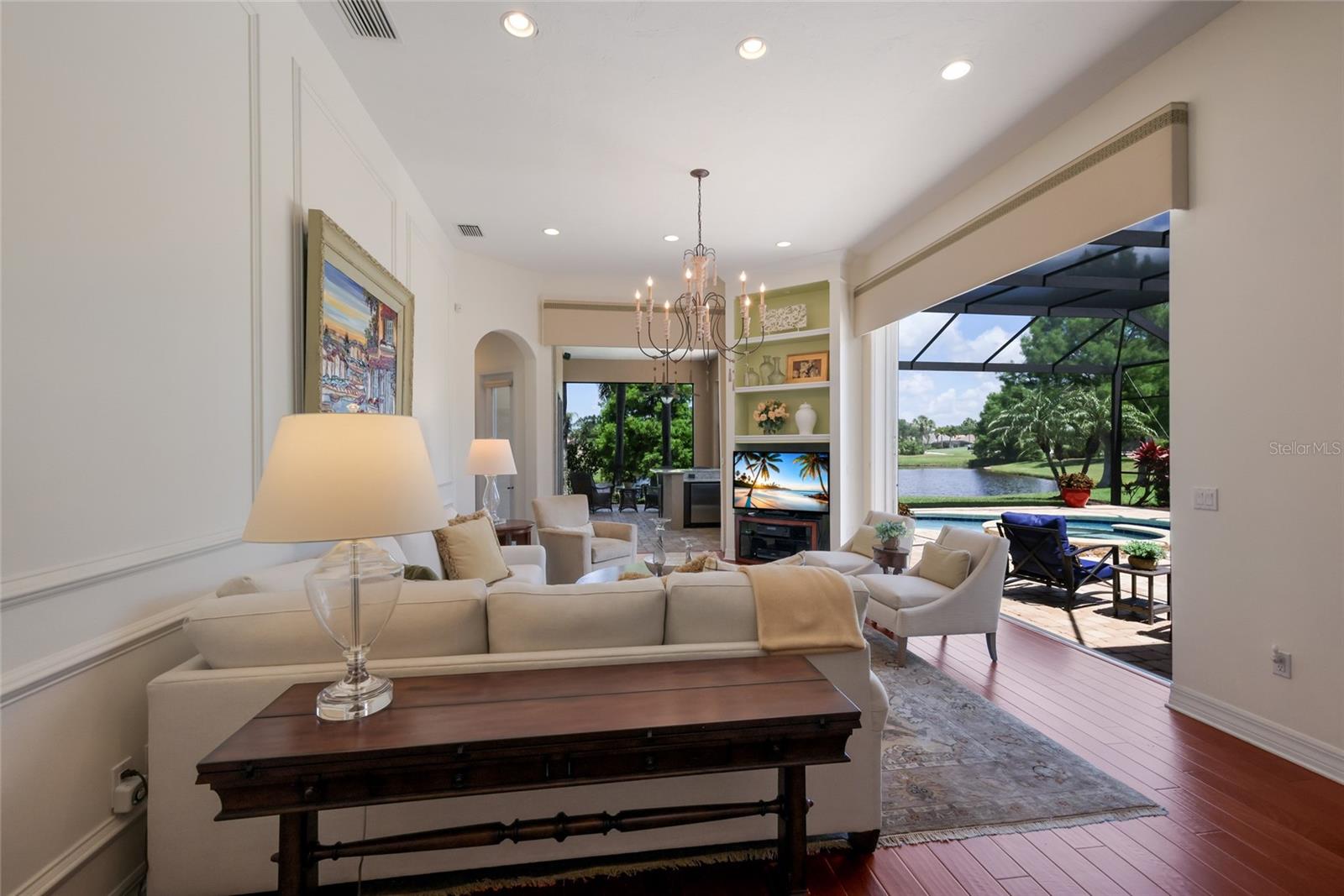 Listing Image #10