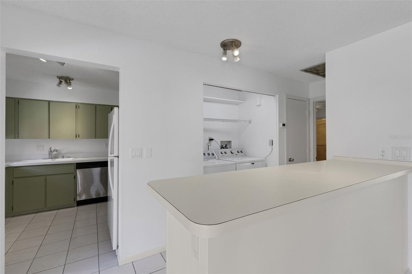 Listing Image #11