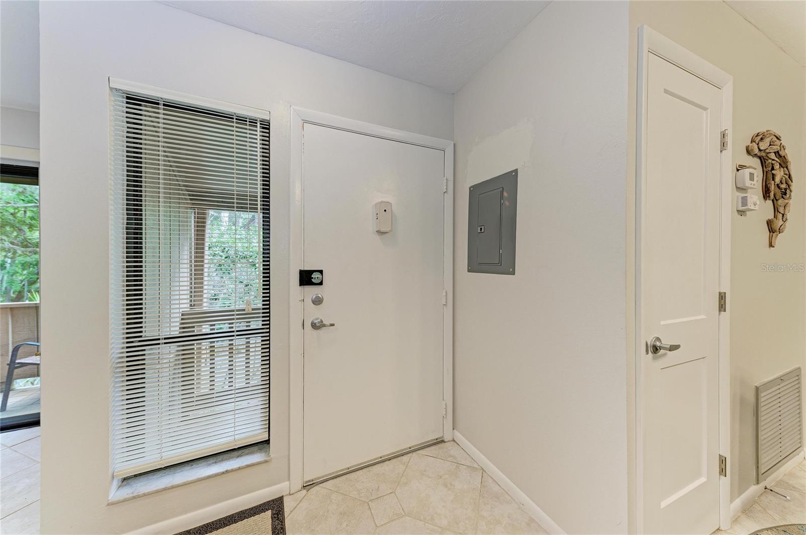 Listing Image #4