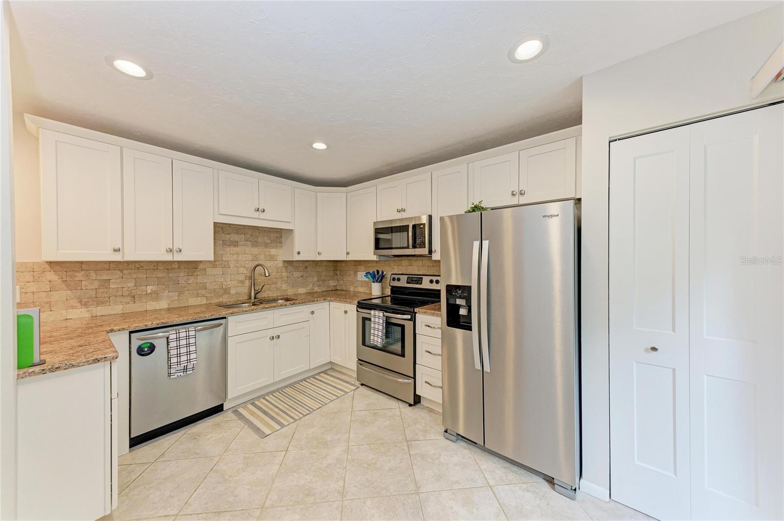 Listing Image #12
