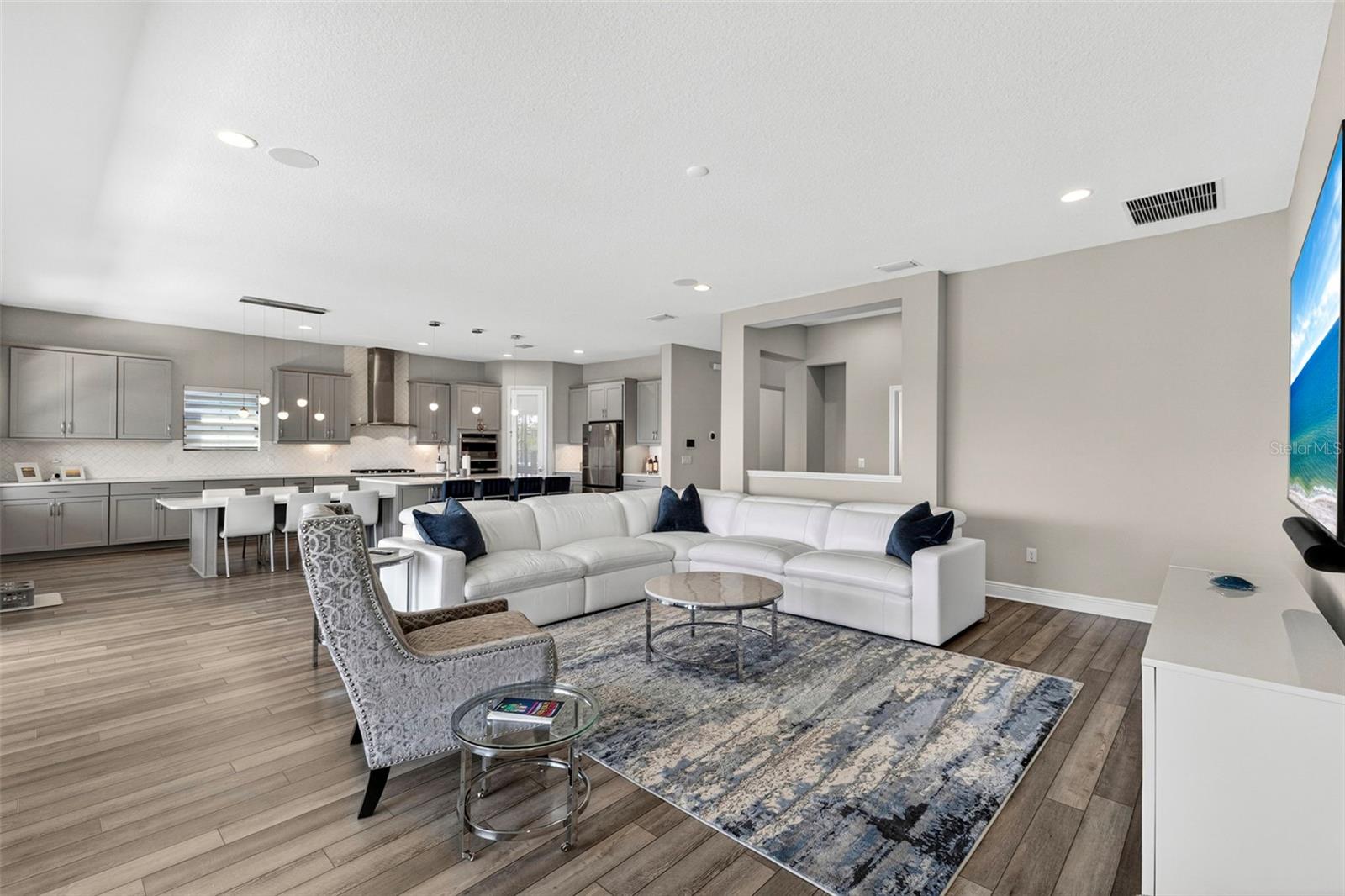Listing Image #13