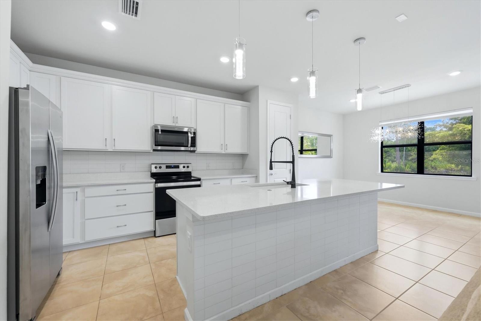 Listing Image #7
