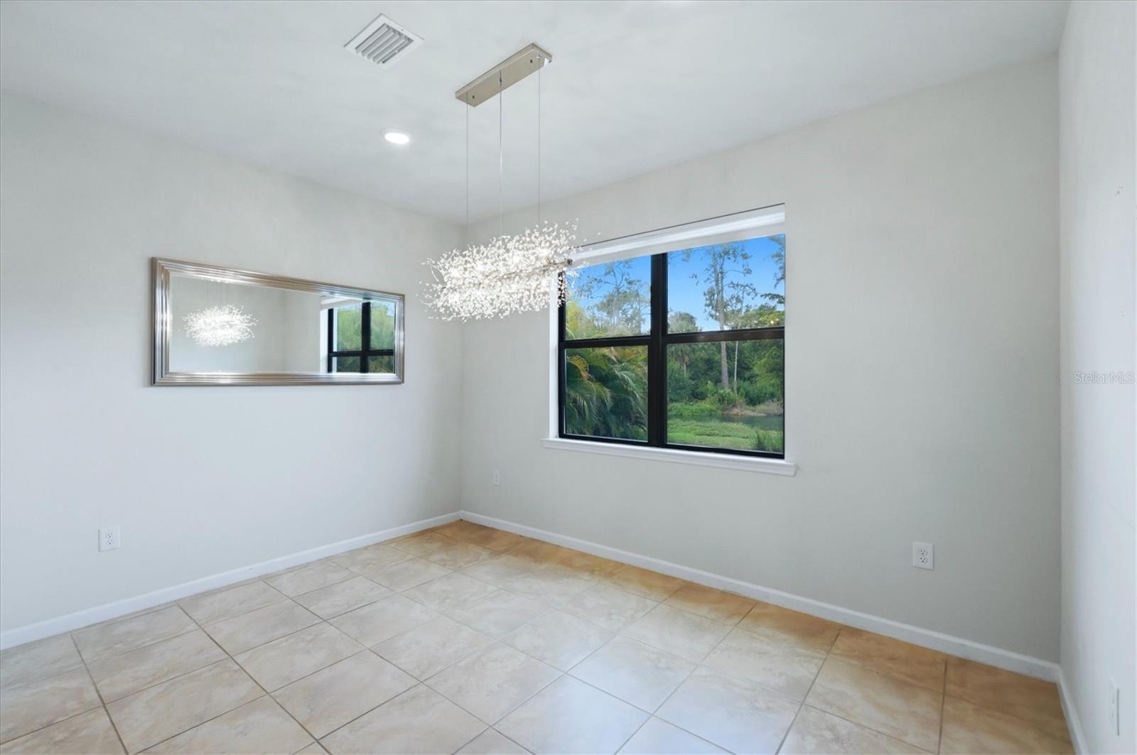Listing Image #13
