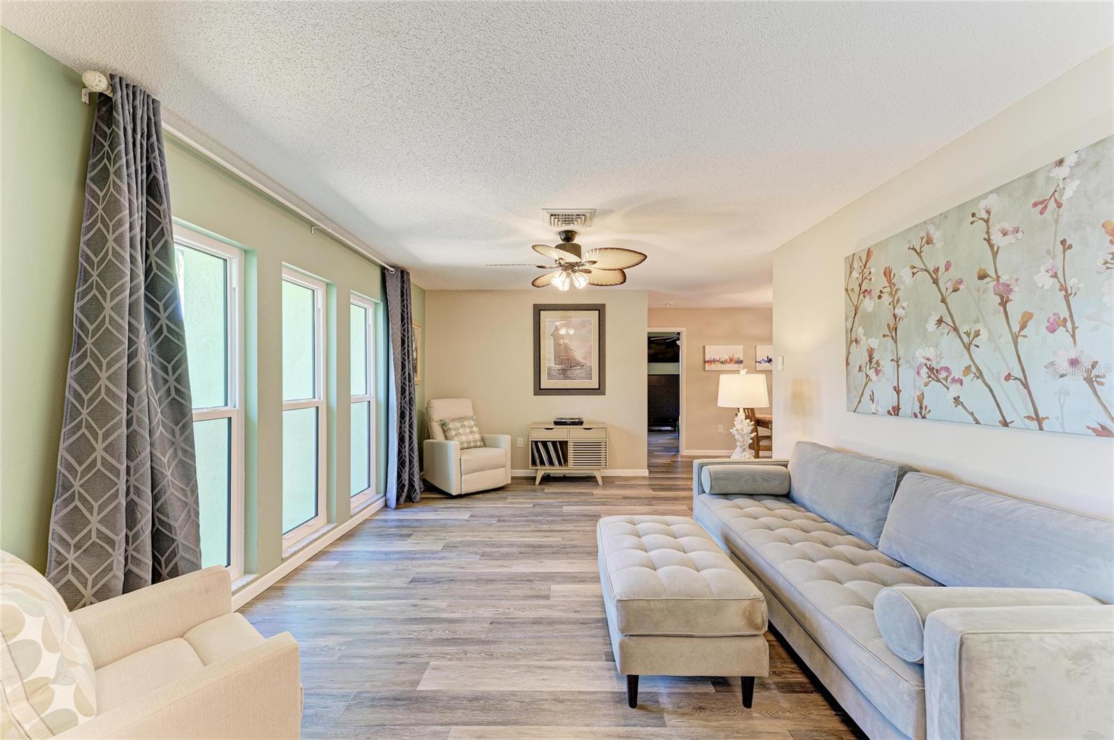 Listing Image #8