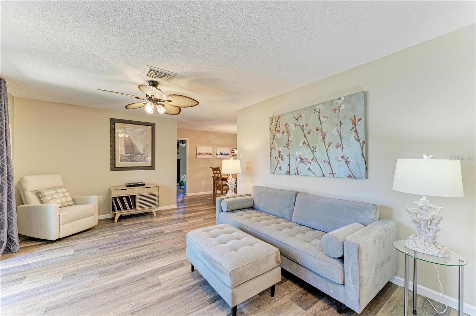 Listing Image #9