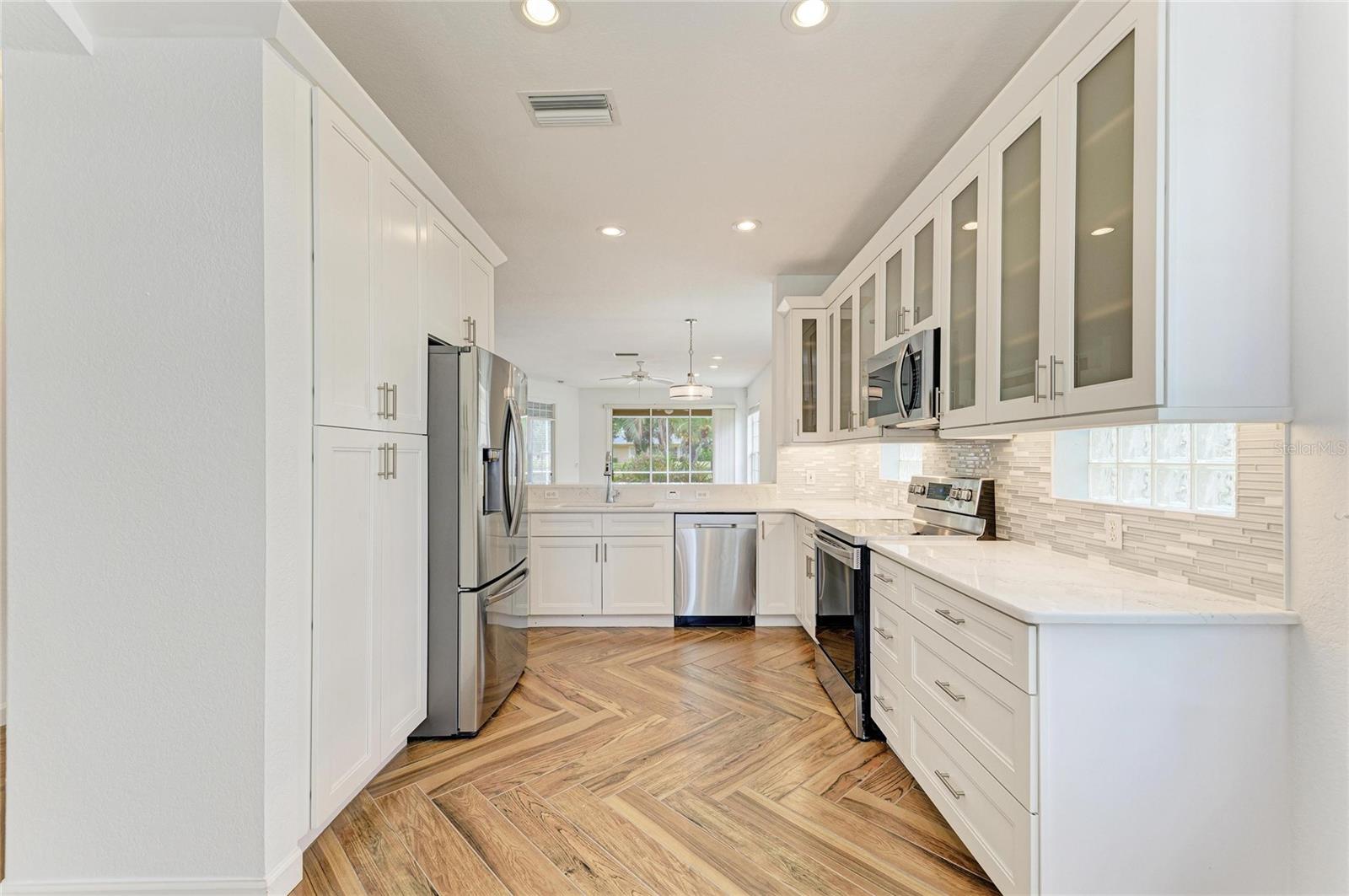 Listing Image #9