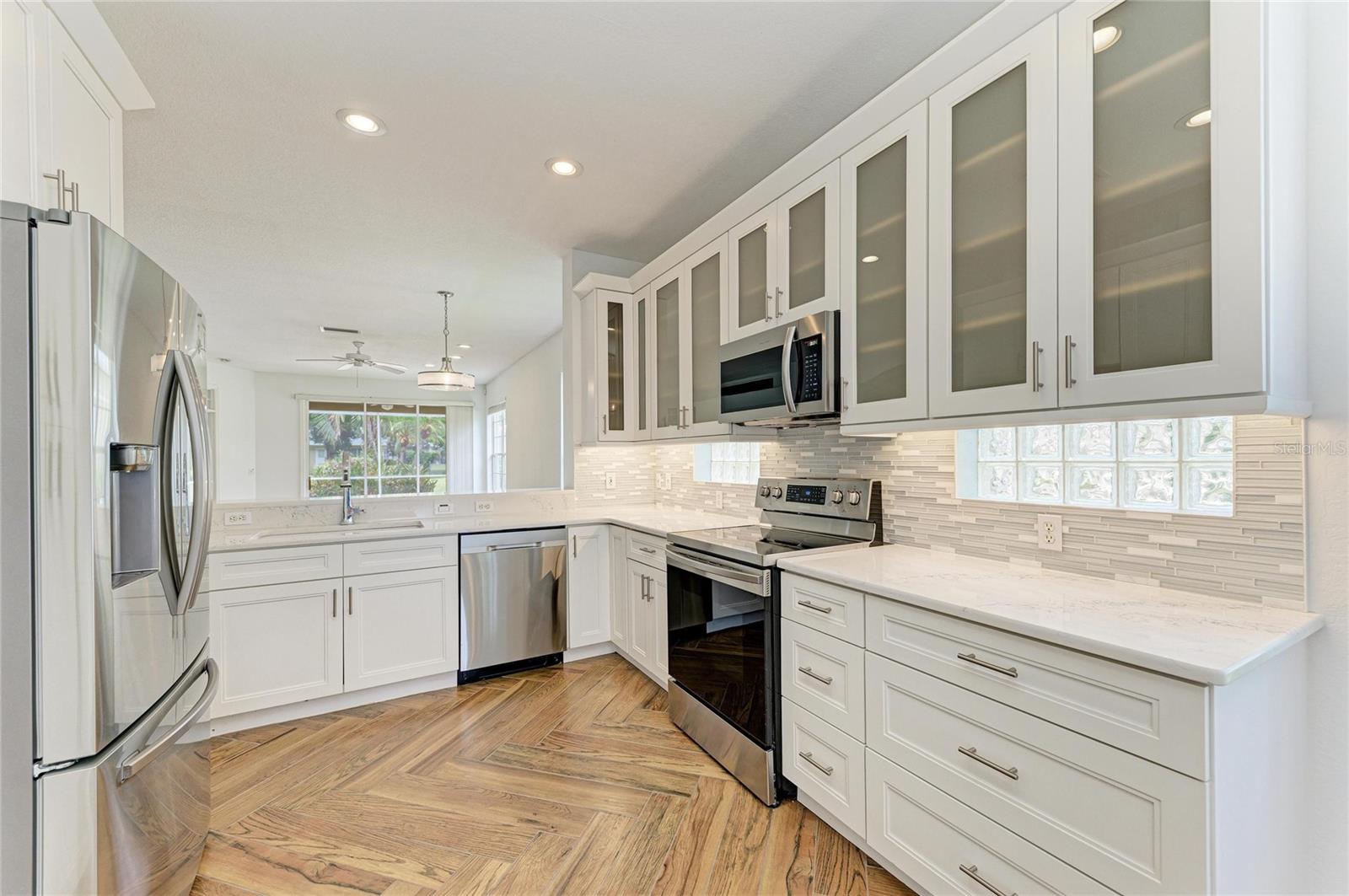 Listing Image #10