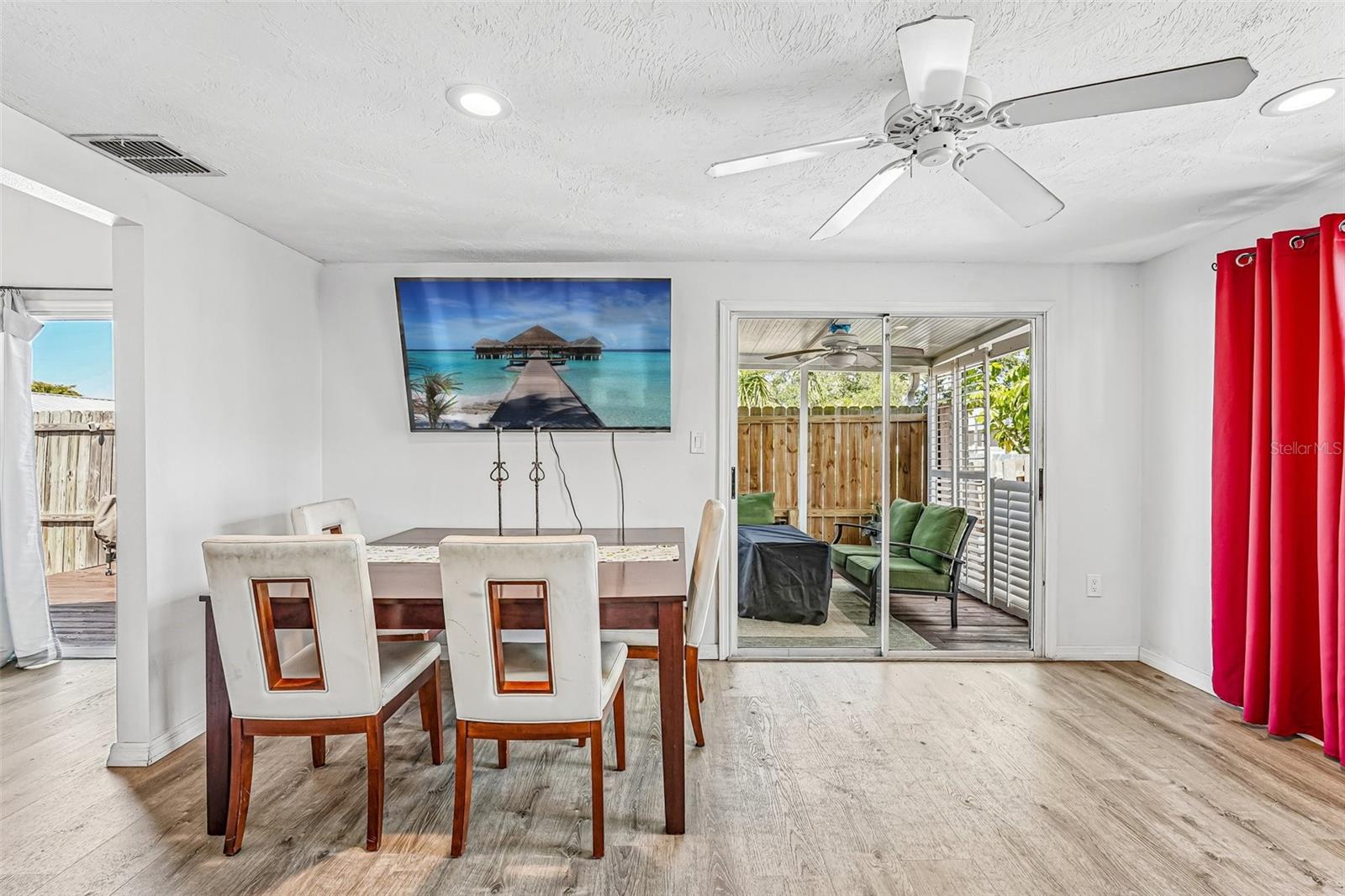 Listing Image #11