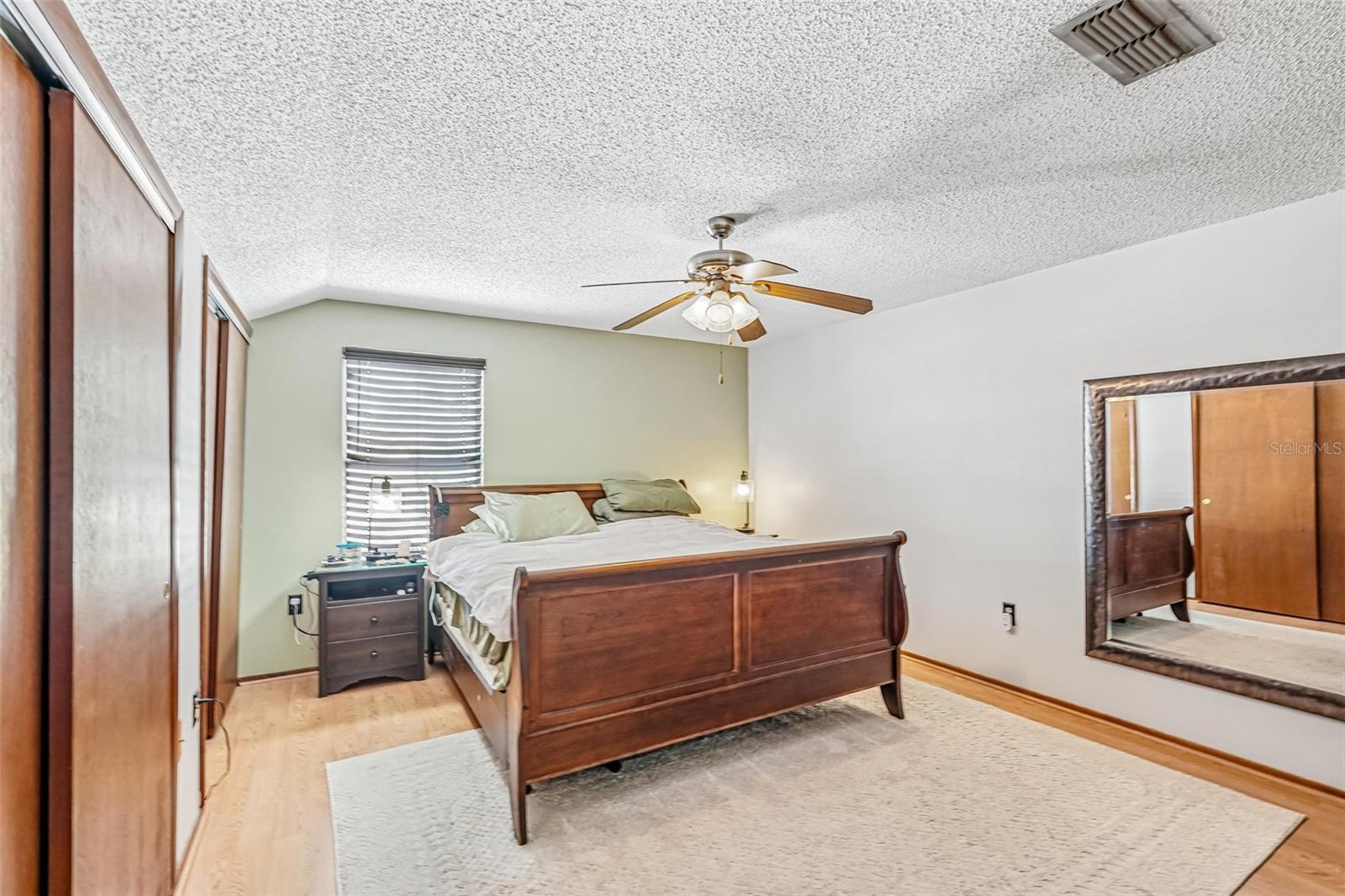 Listing Image #23