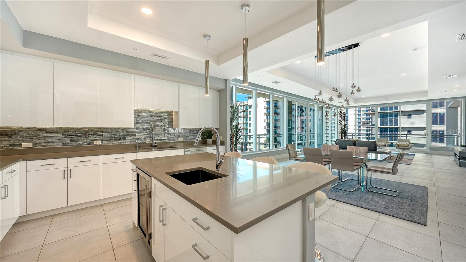 Listing Image #9