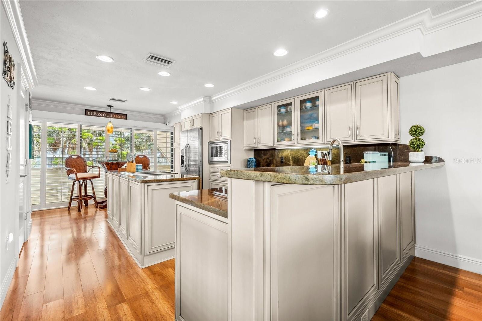 Listing Image #10