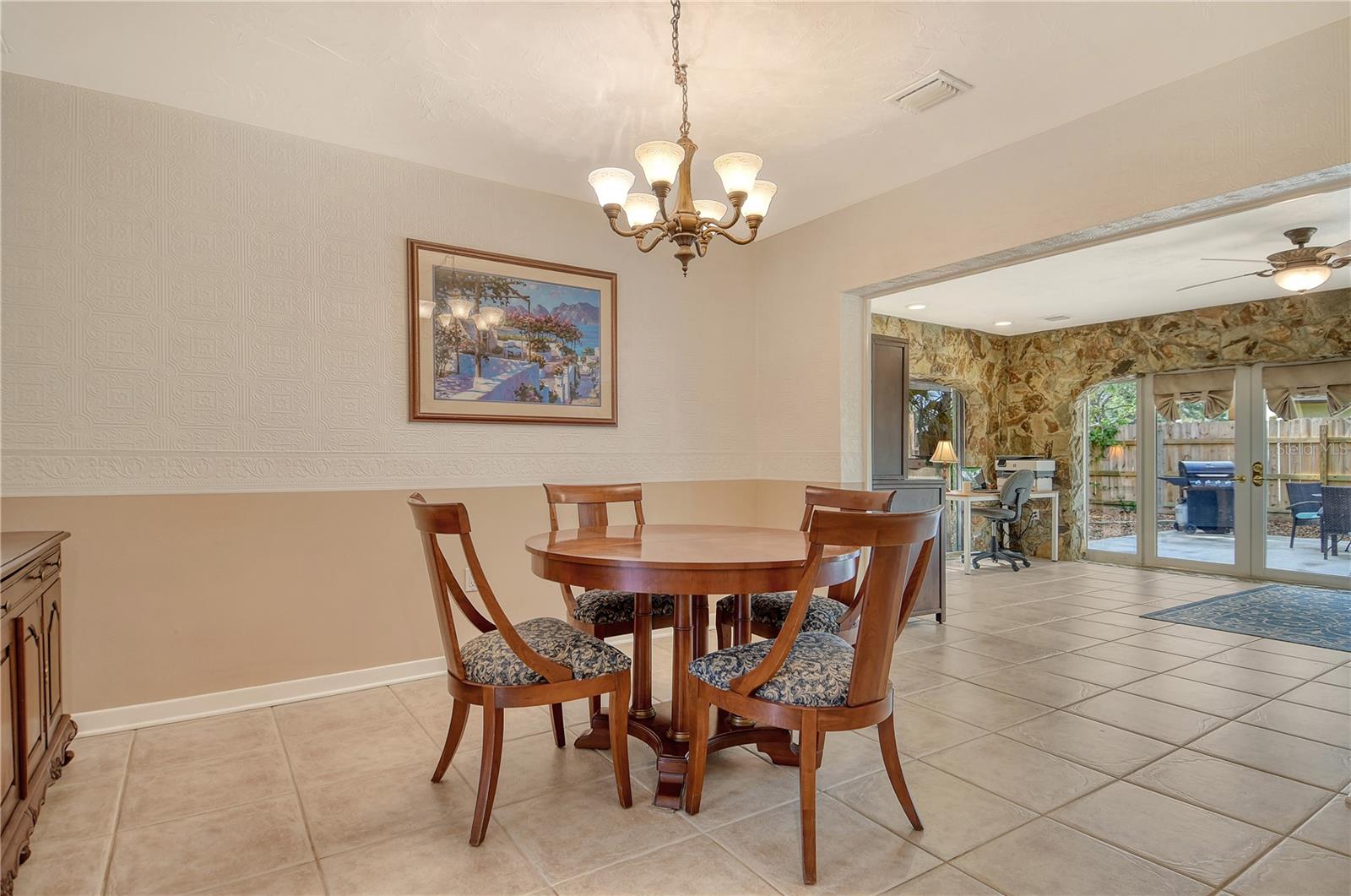 Listing Image #9