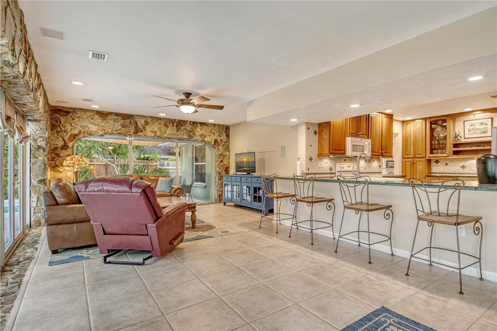 Listing Image #12