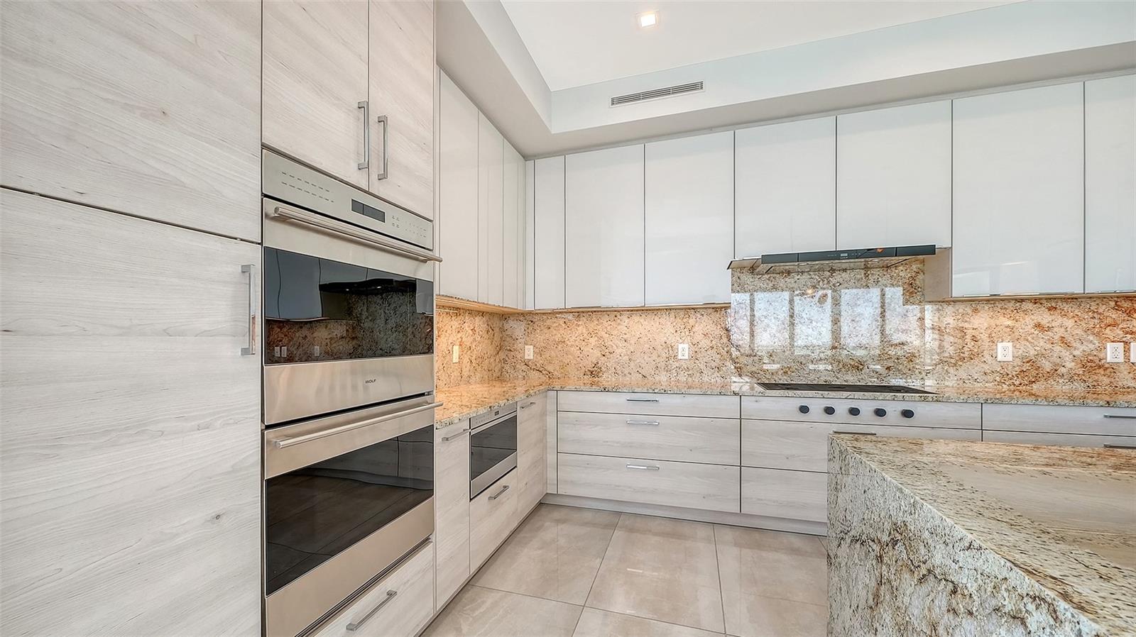 Listing Image #11