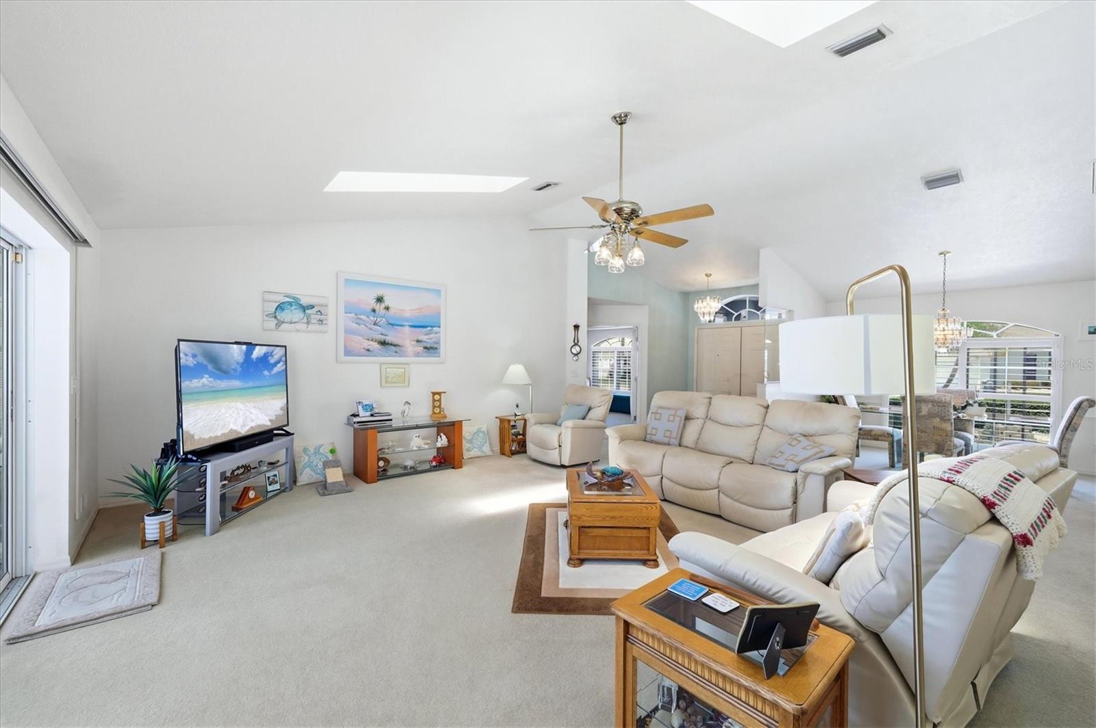 Listing Image #12