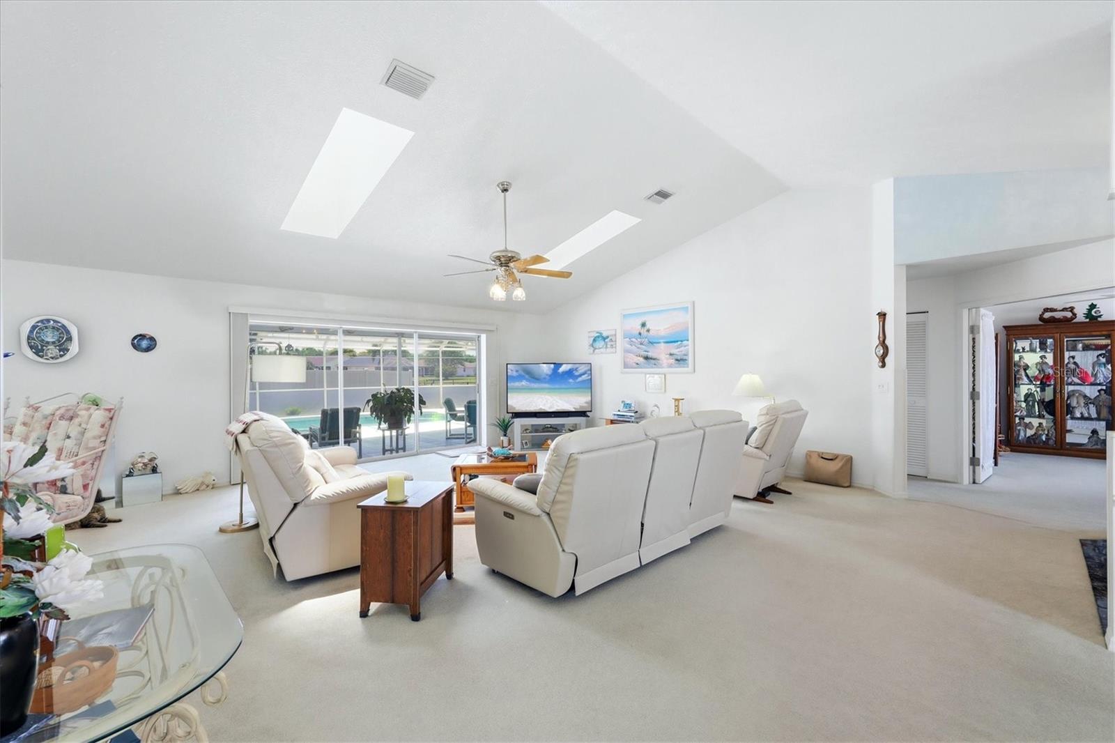 Listing Image #13