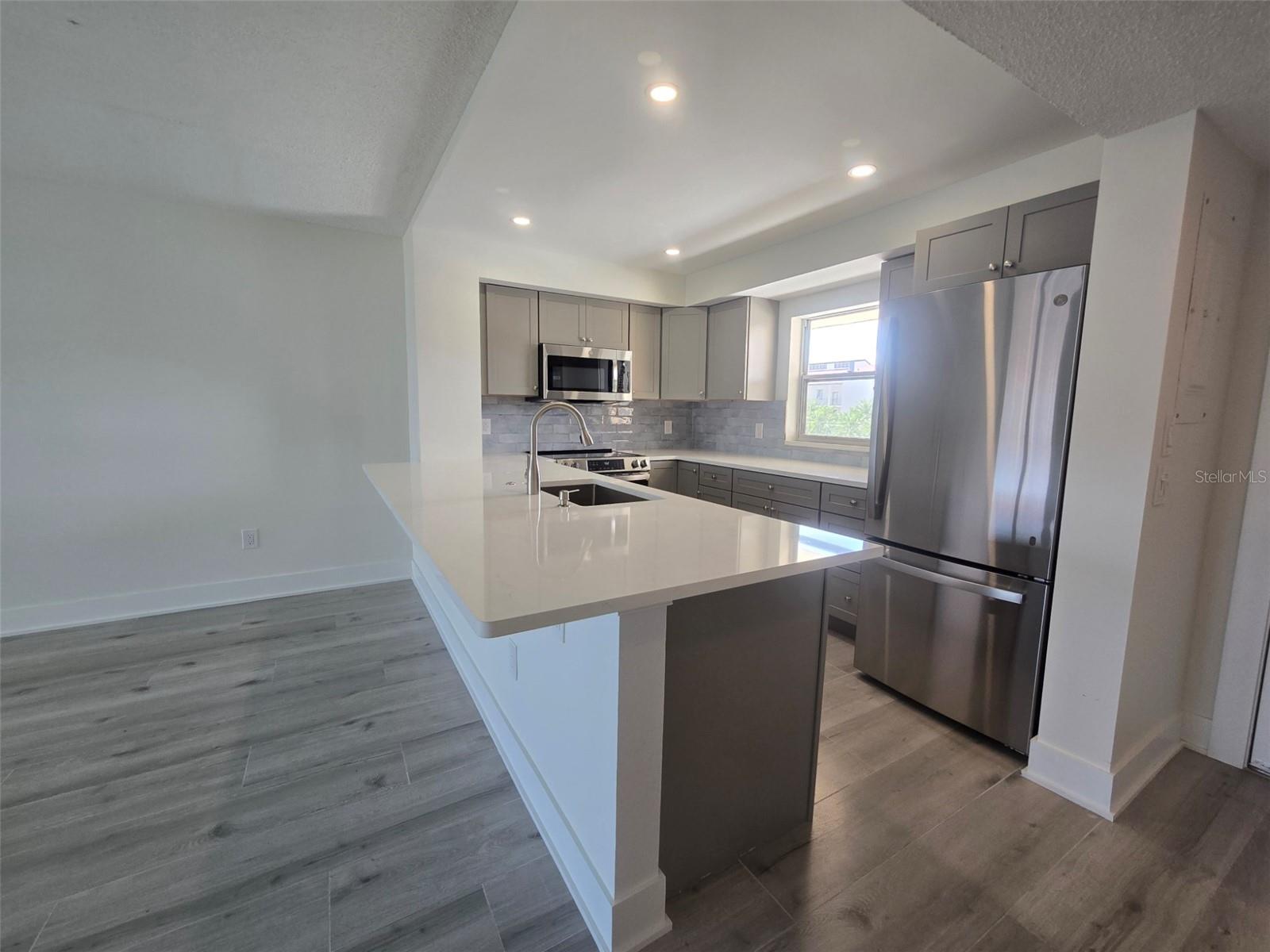 Listing Image #8