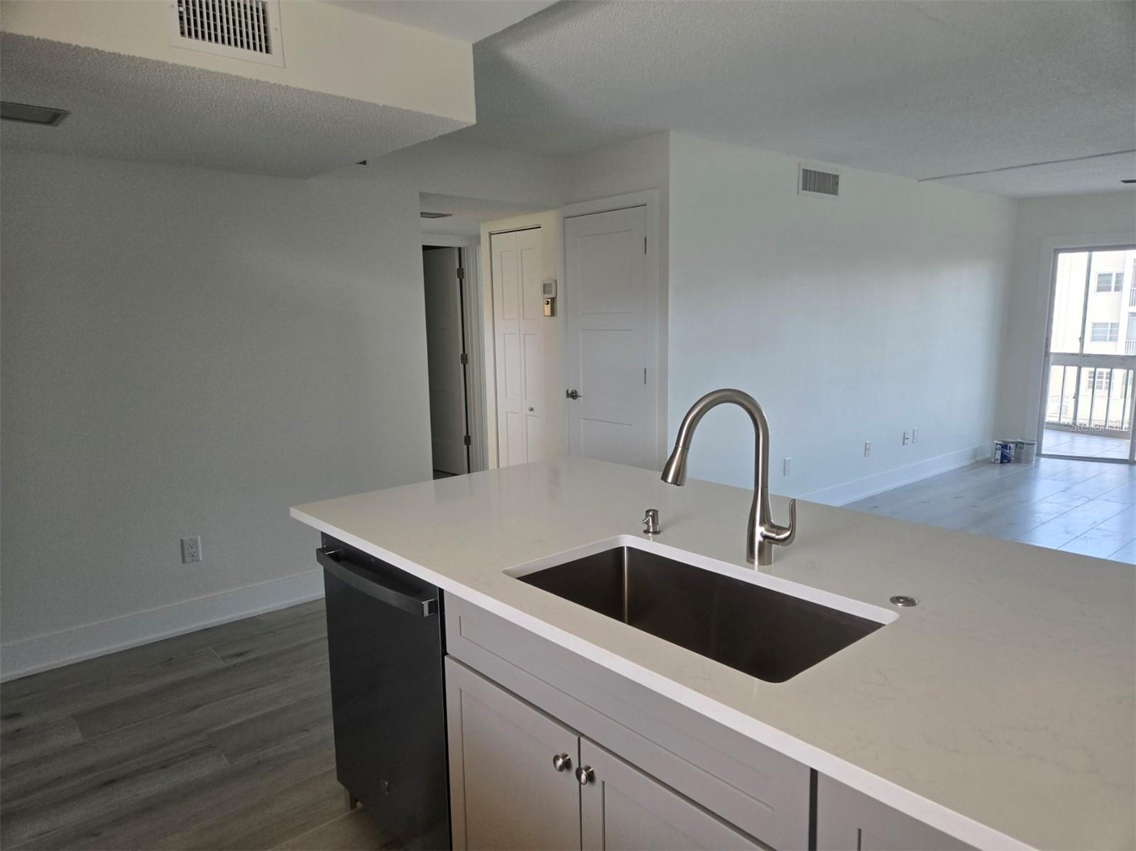 Listing Image #12