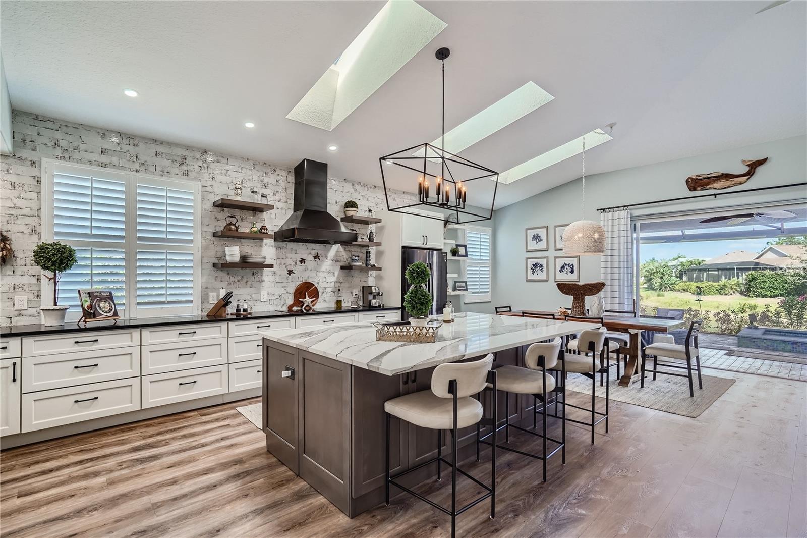 Listing Image #15