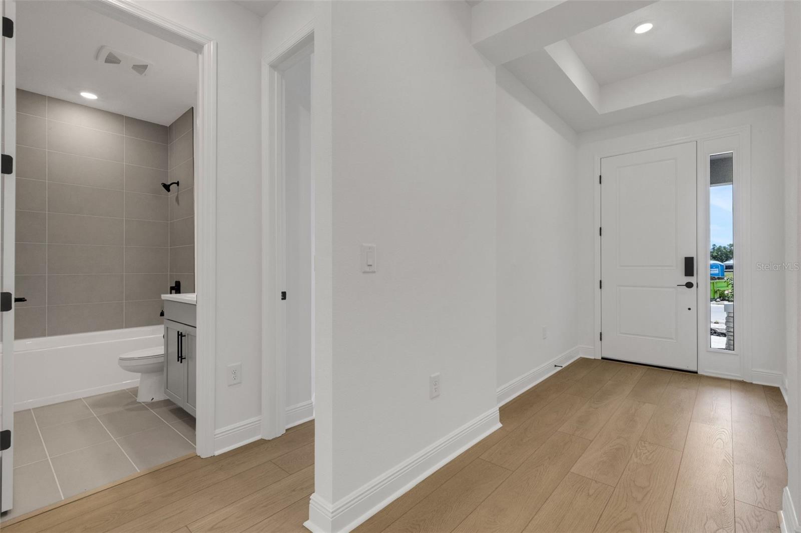 Listing Image #3
