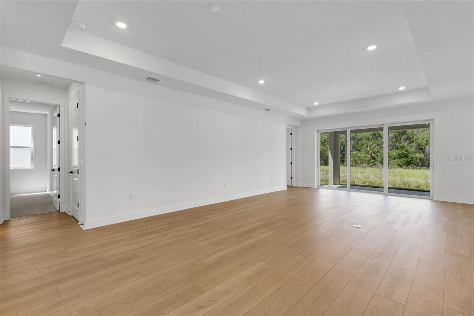 Listing Image #8