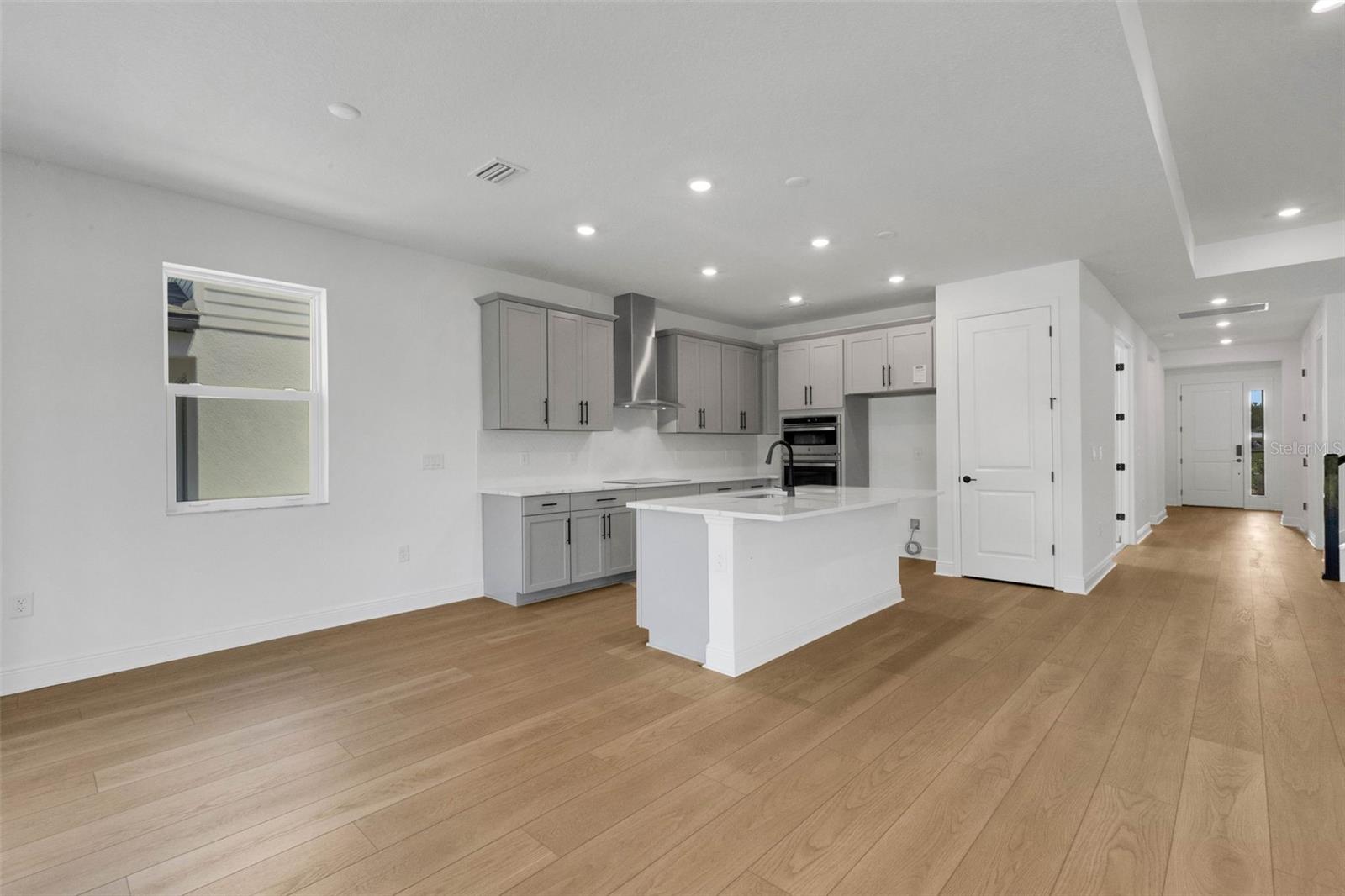 Listing Image #12