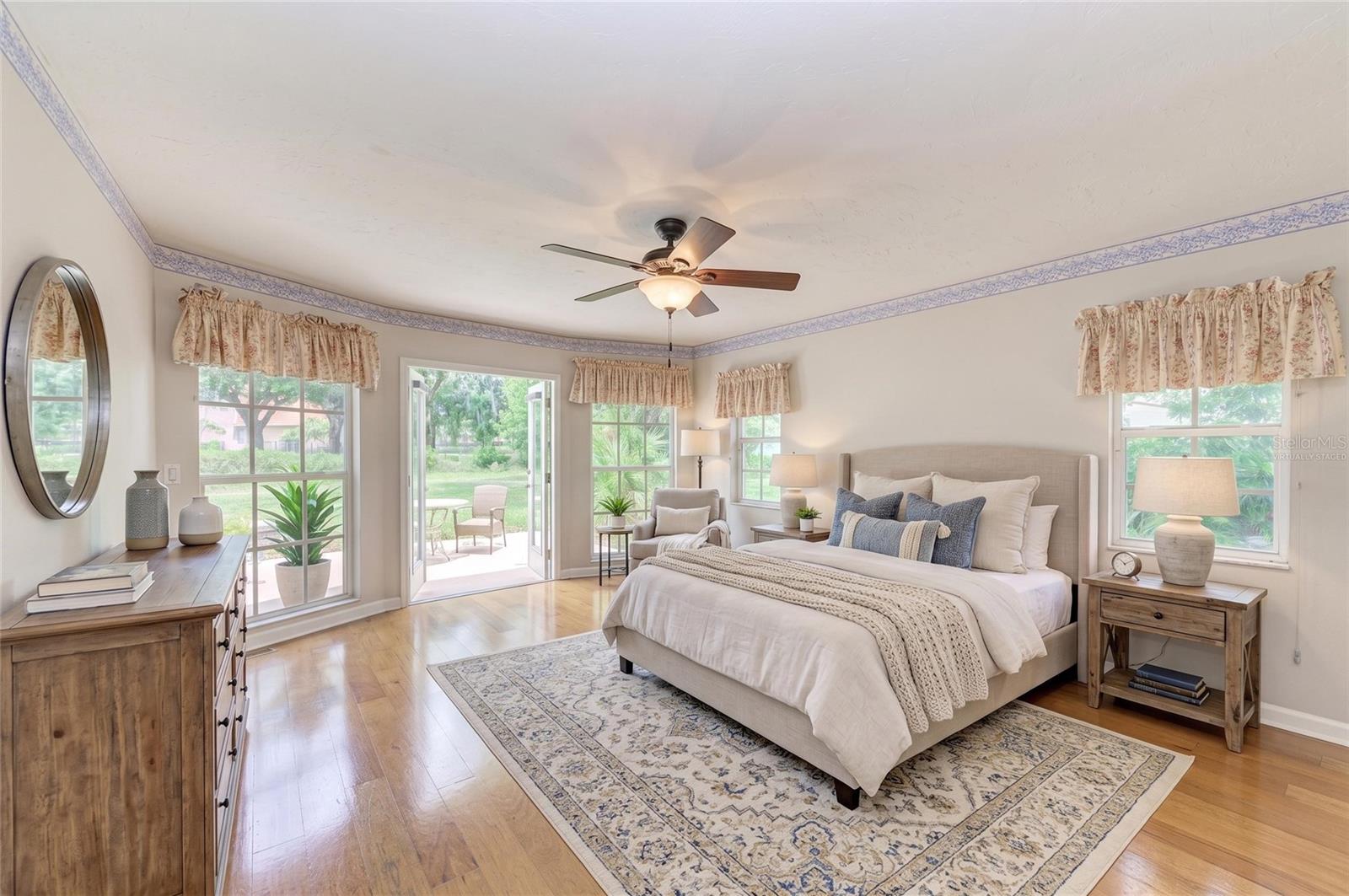 Listing Image #5