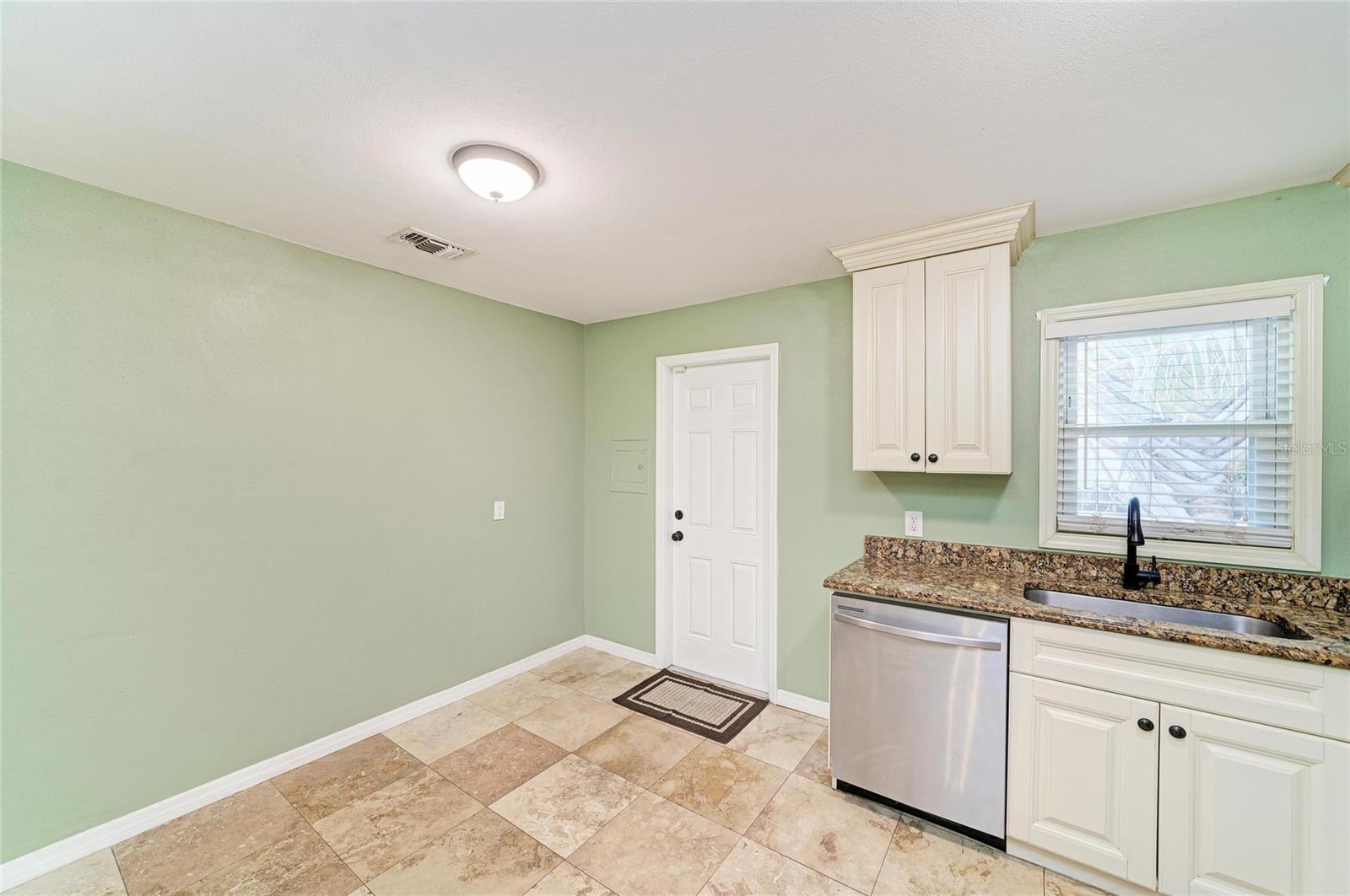 Listing Image #13