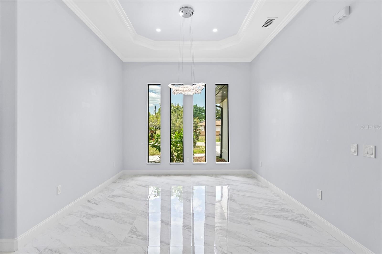 Listing Image #10