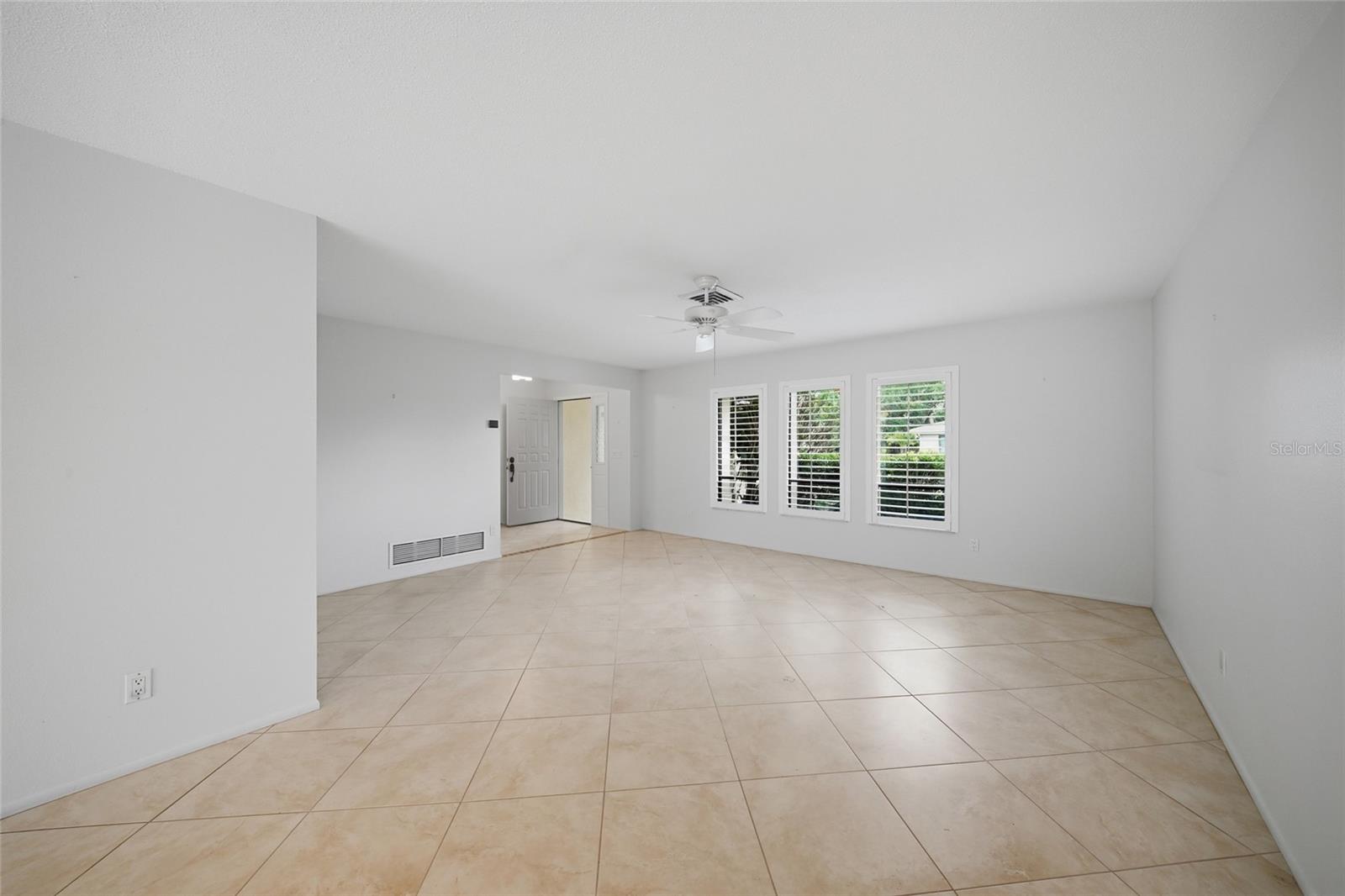 Listing Image #4