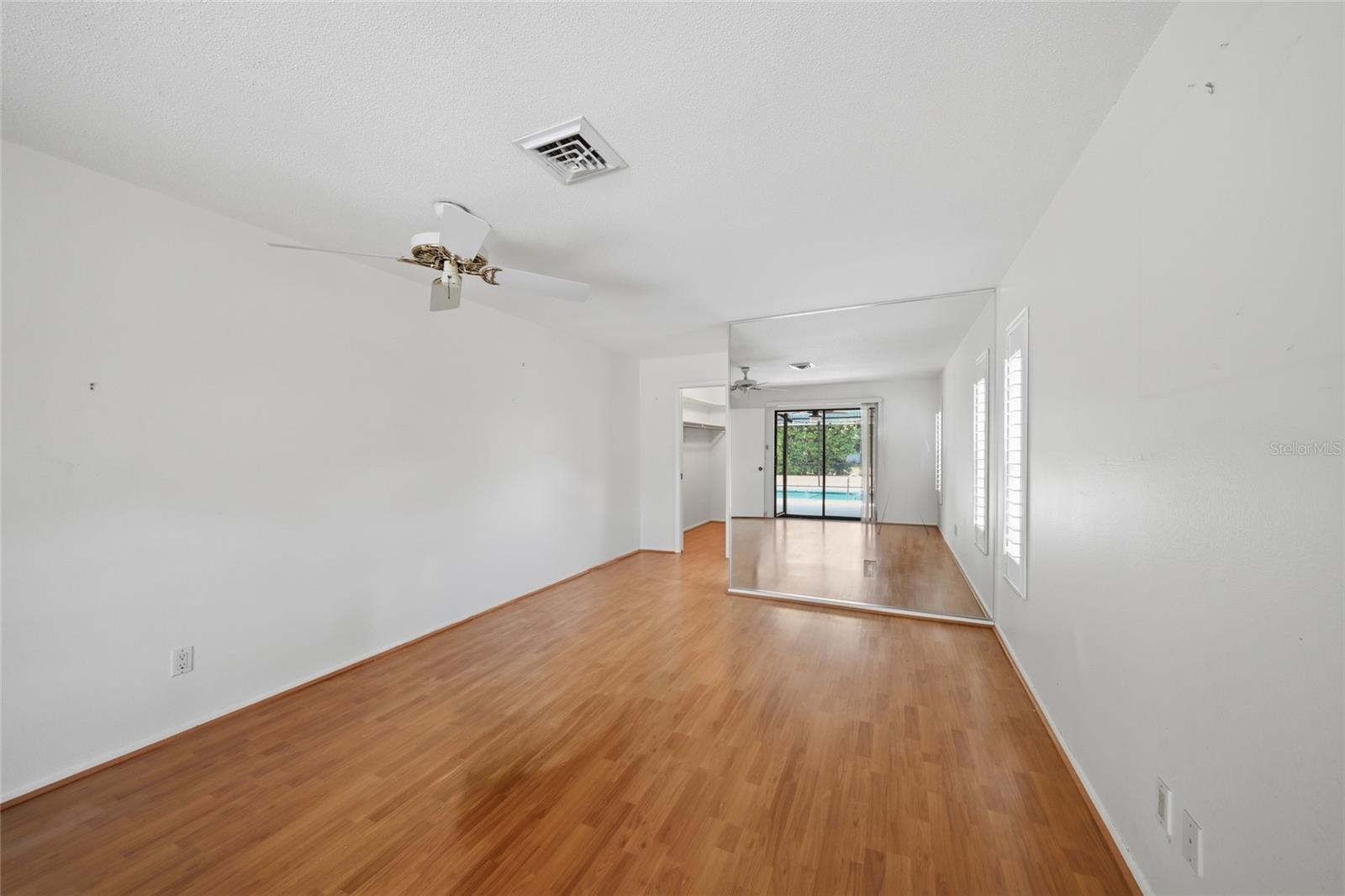 Listing Image #13